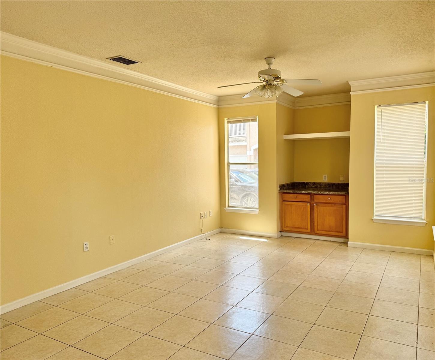 THE VILLAS CONDO - Residential Lease