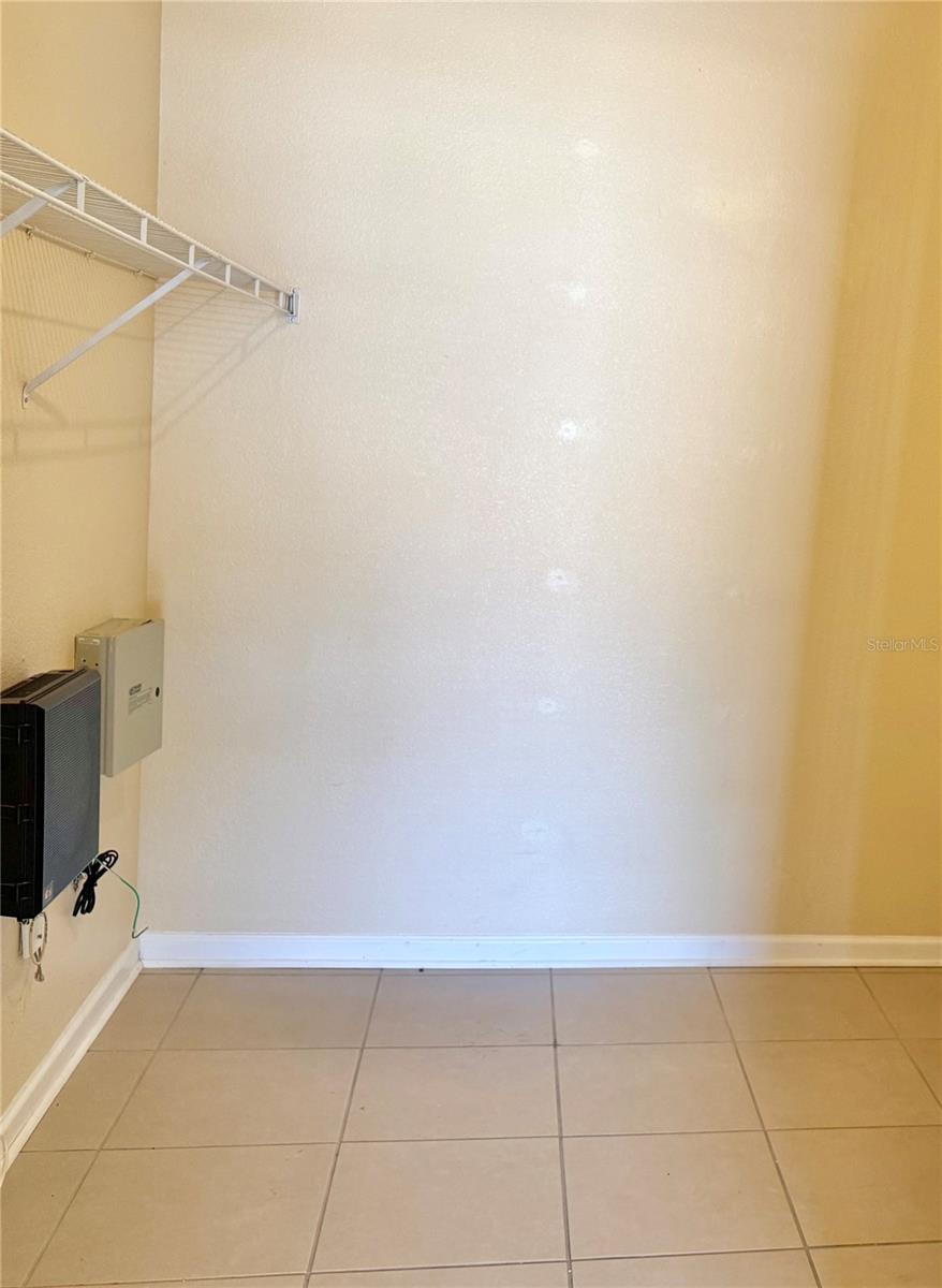 THE VILLAS CONDO - Residential Lease