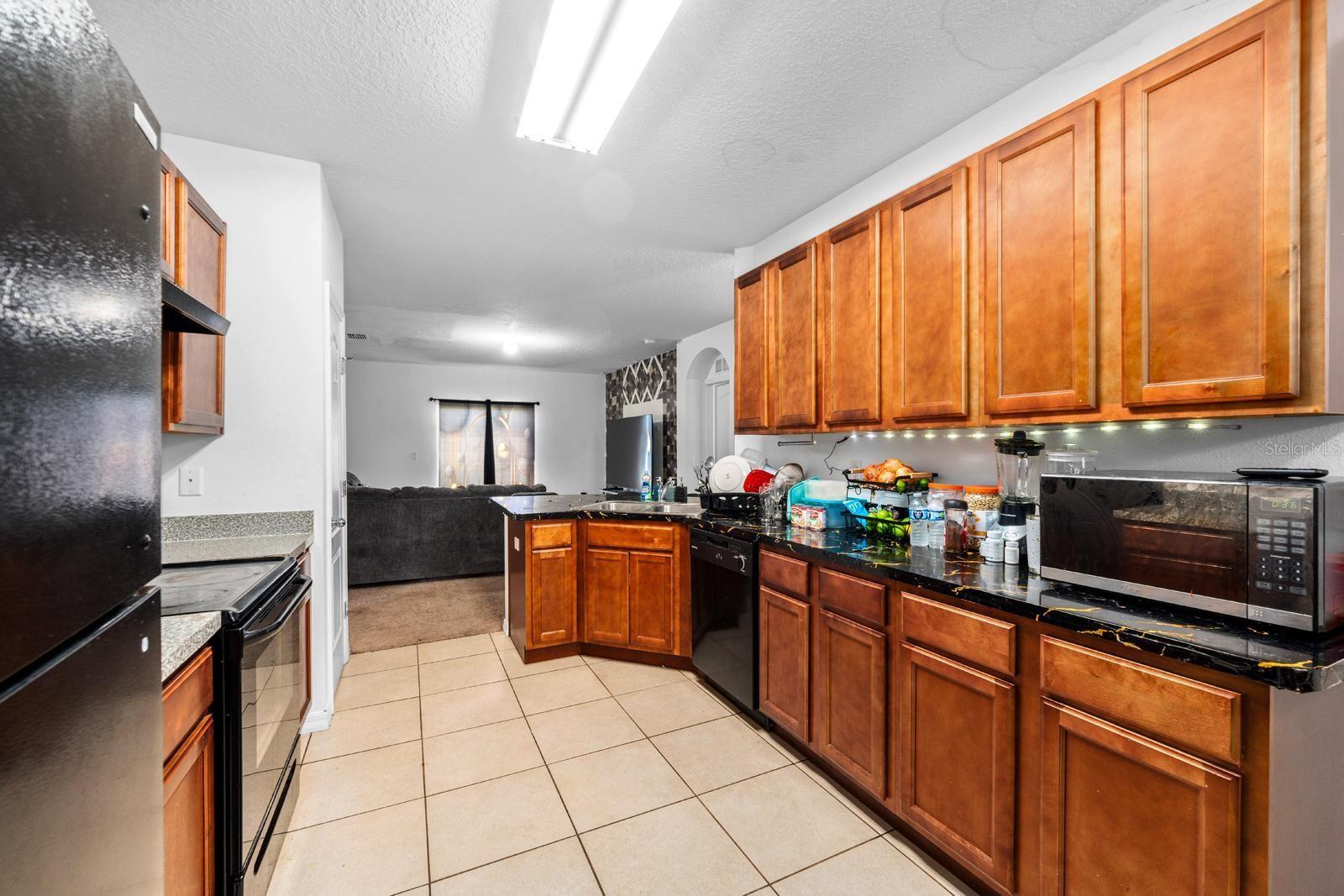 LAKESIDE LANDINGS PH 01 - Residential