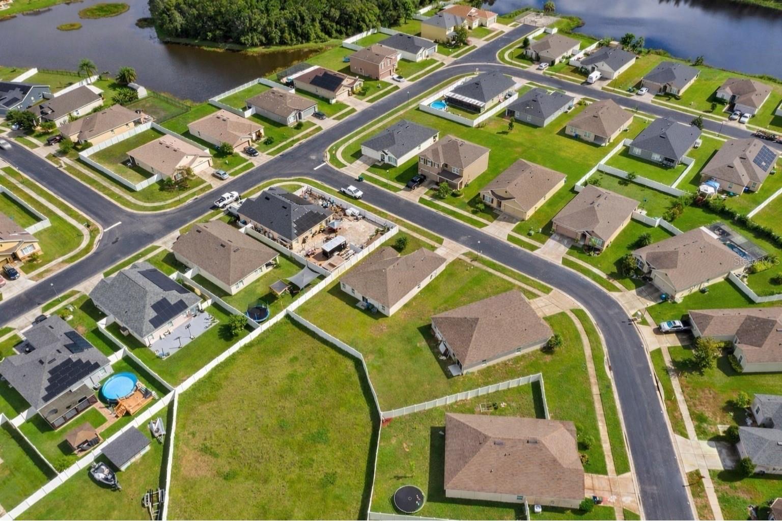 LAKESIDE LANDINGS PH 01 - Residential