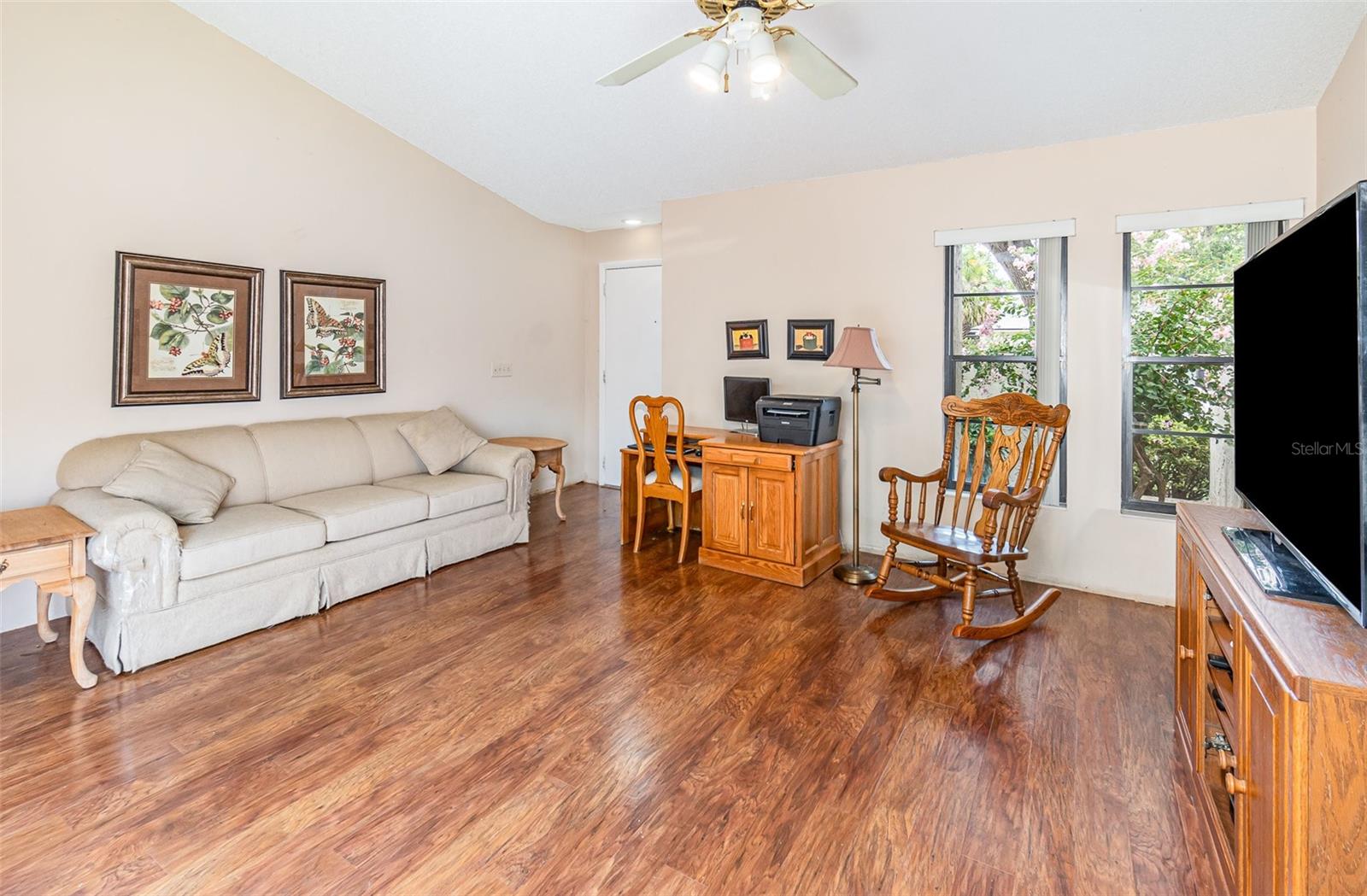 5308 PINEBURY COURT