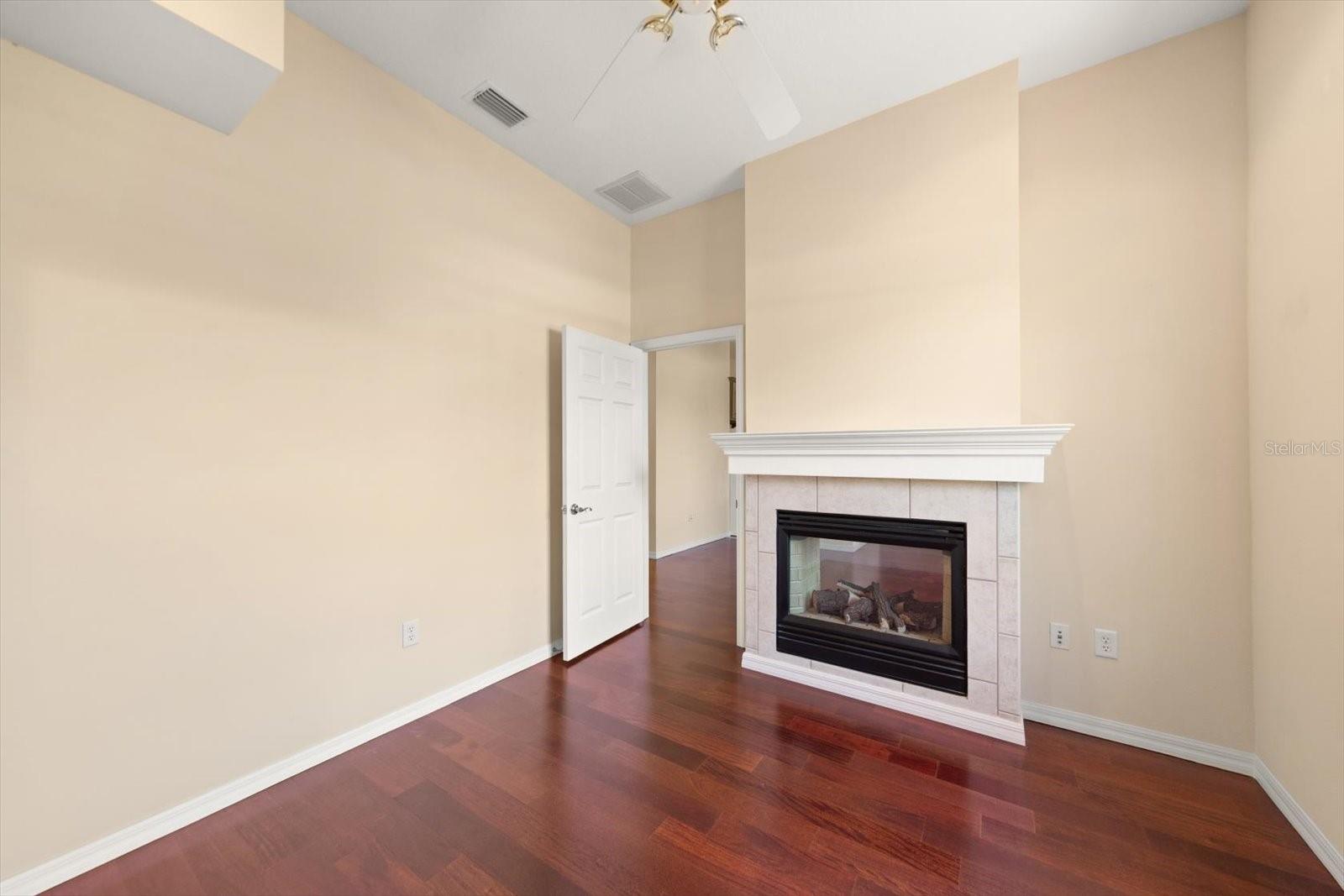 GATEHOUSE WOODS - Residential