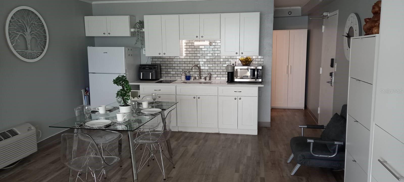 OCEANSIDE INN - Residential