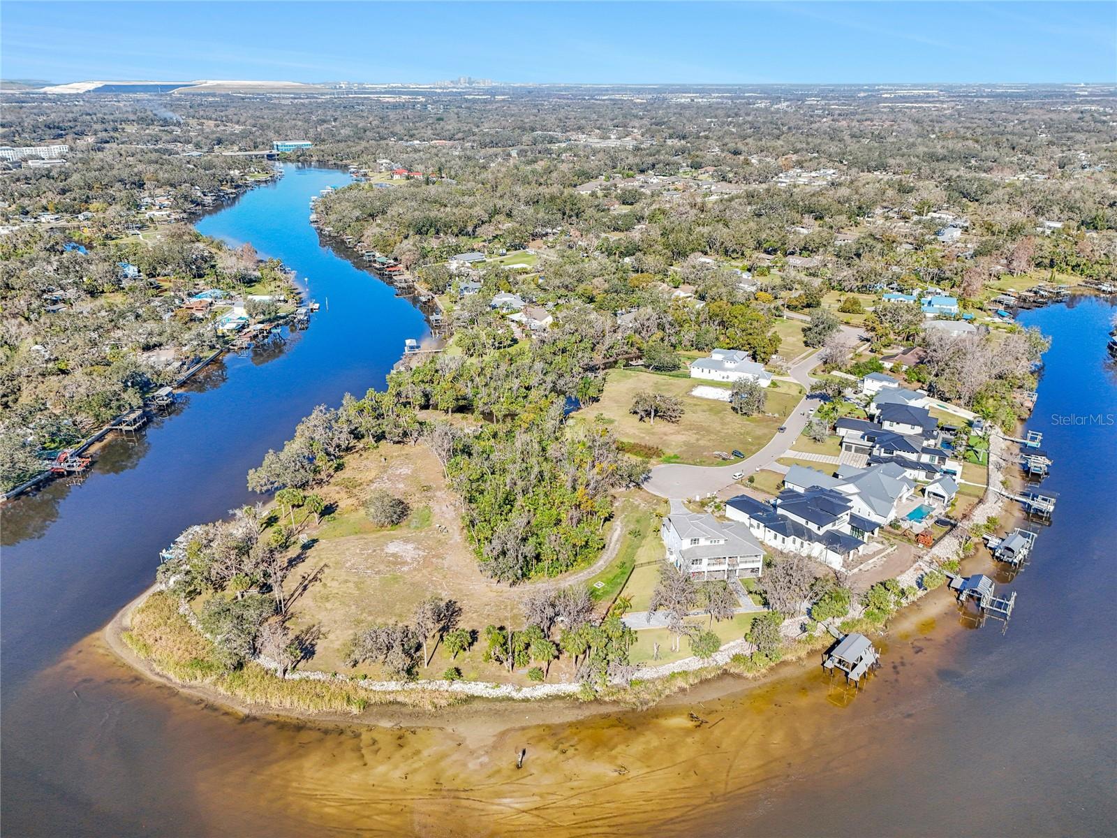 ALAFIA POINTE ESTATES - Land