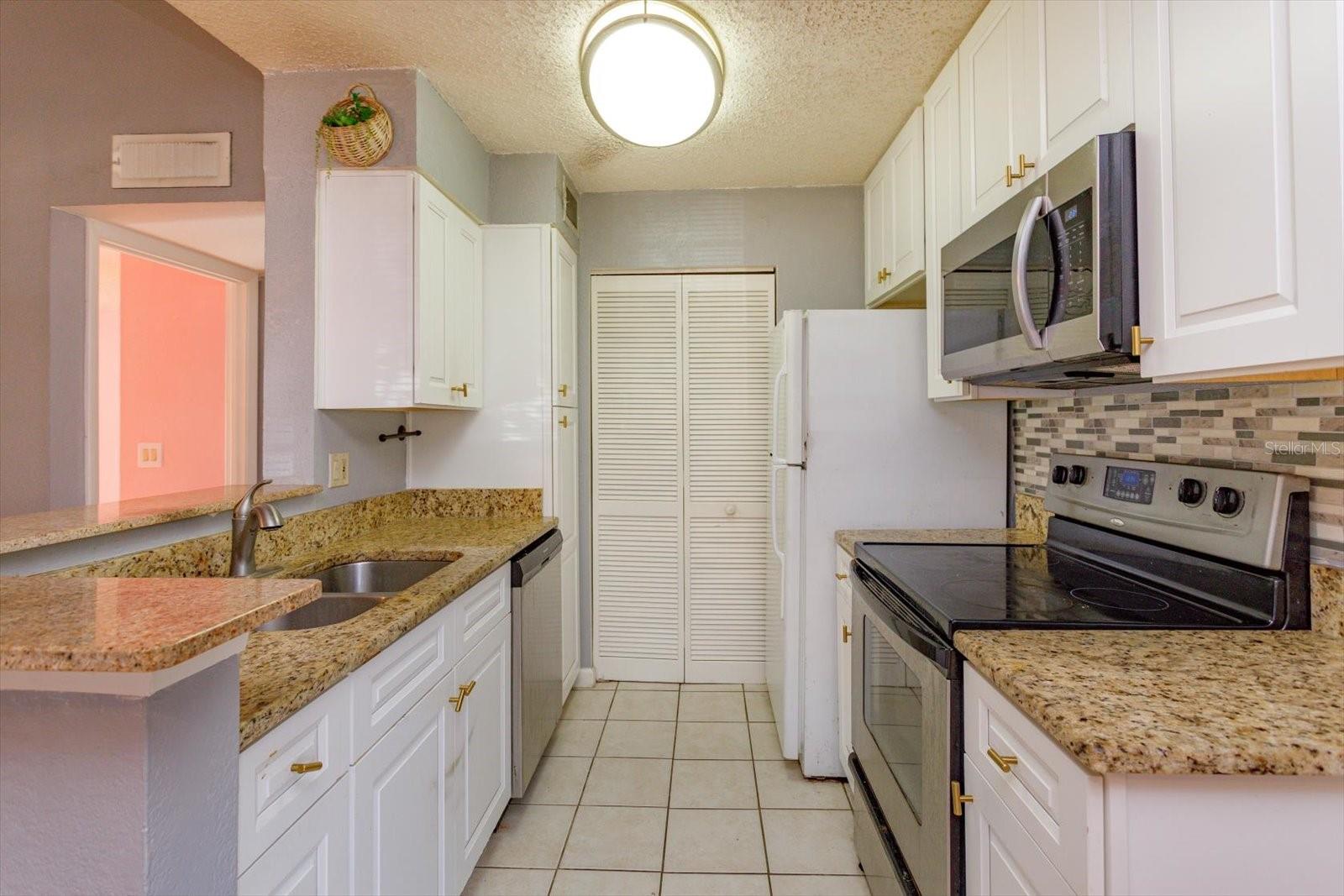 LEXINGTON PLACE - Residential