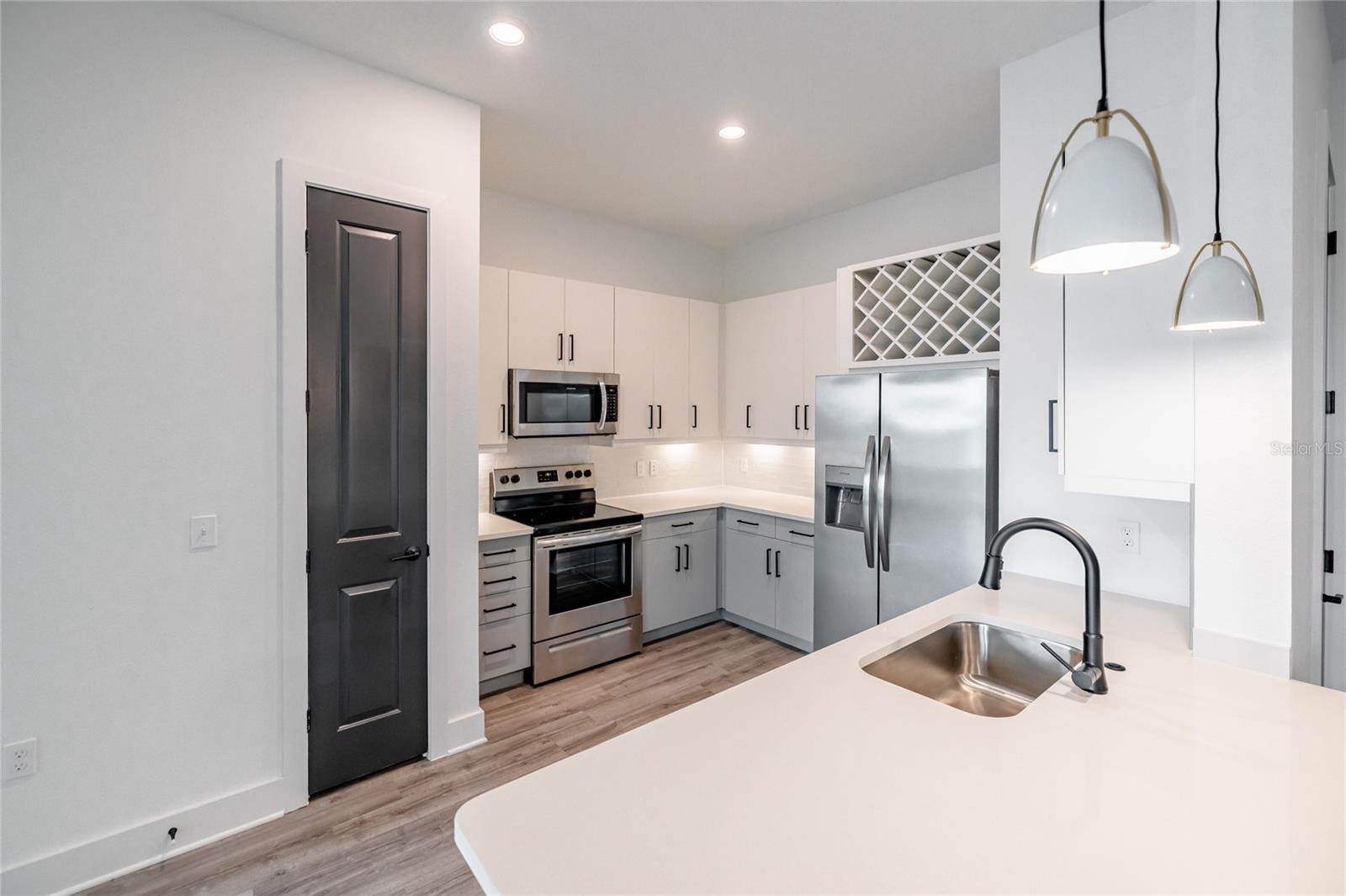 1420 LAKEFRONT DRIVE 2106
