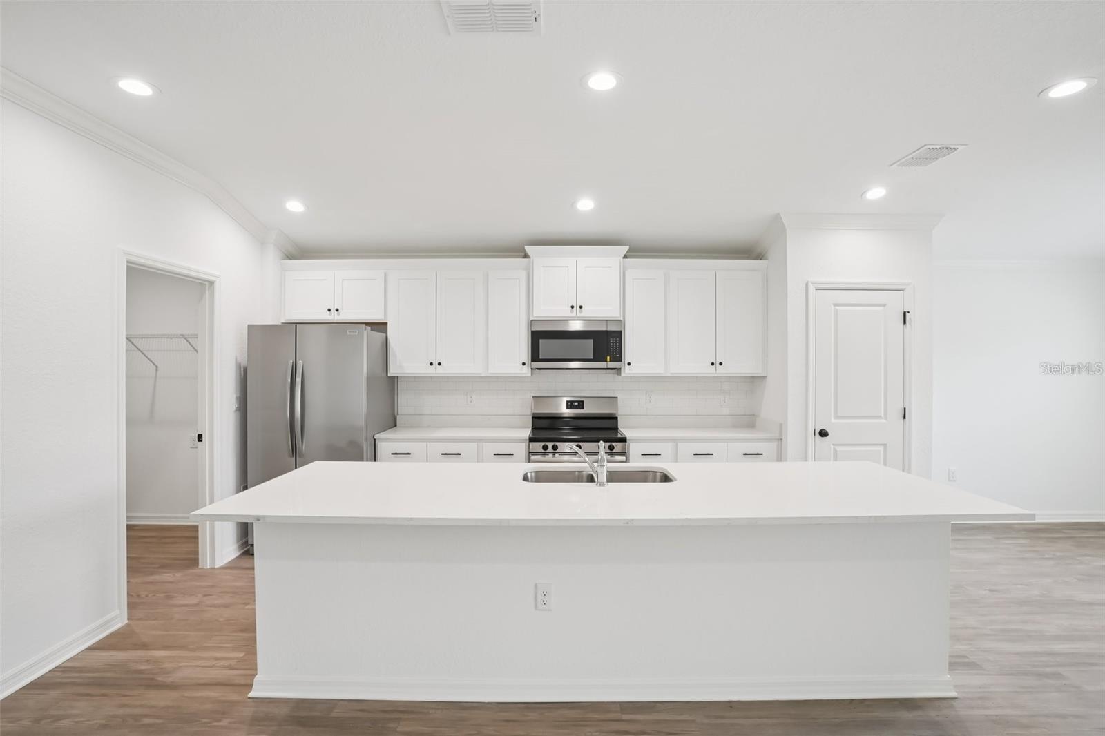 MARION OAKS - Residential