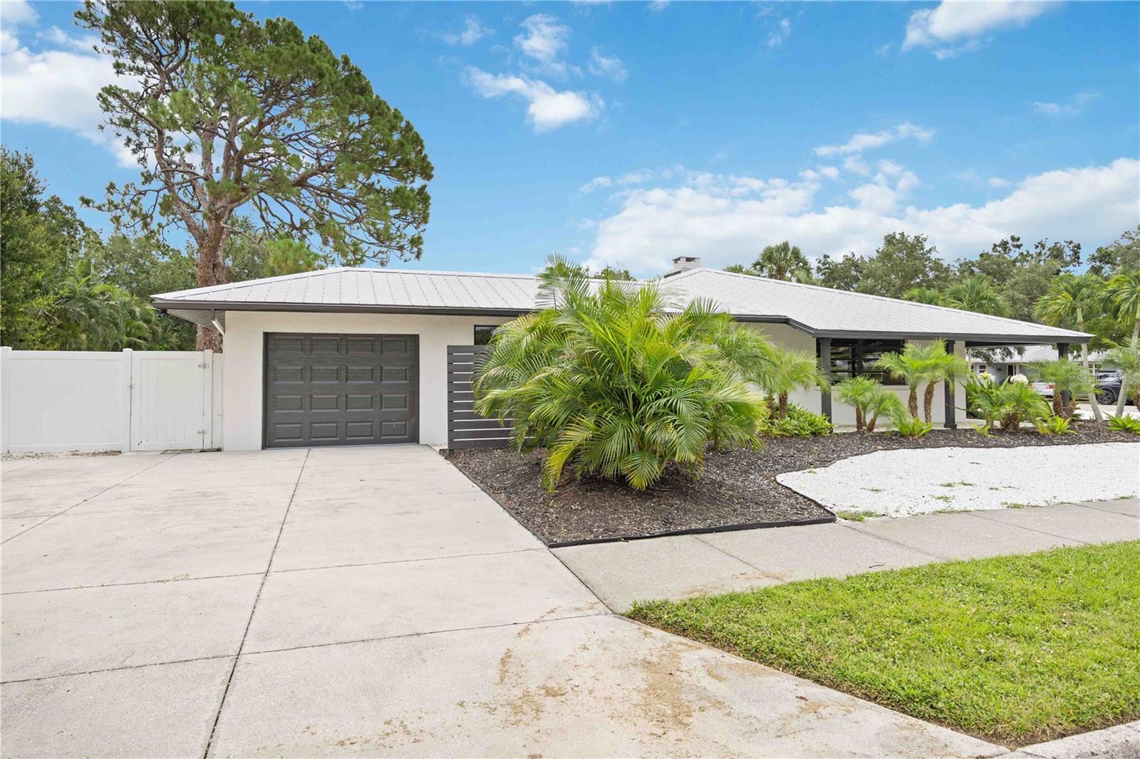 2105 HIBISCUS STREET