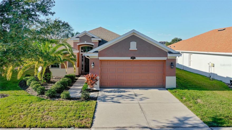 Looking for a stunning pond view, split 4 Bedroom 2 Bath home in the sought after Tampa Easton Park Community, then look no further! 
The house offers NO carpet throughout house, NEW AC 2023, plantation shutters throughout, newer kitchen with quartz countertops, farmhouse sink, and stainless steel appliances.  Exterior freshly painted 2023.  Come see this beautiful open floorplan!