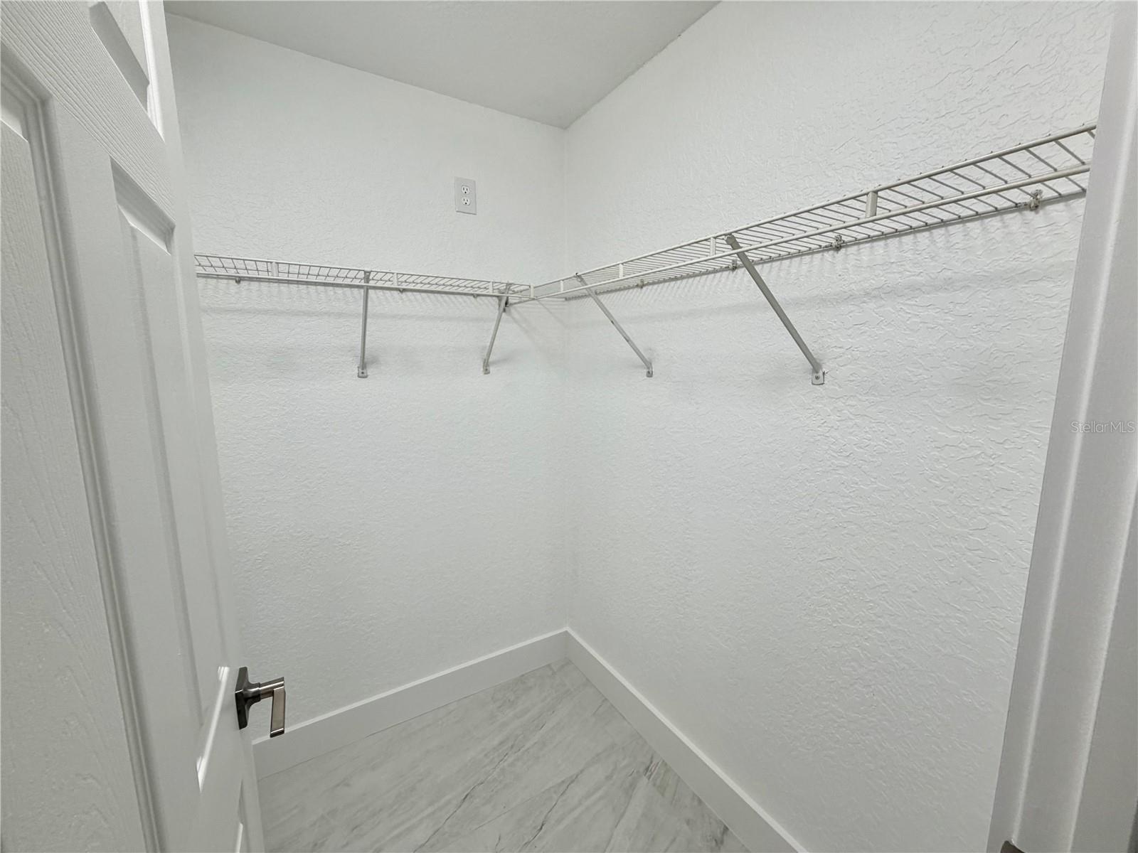 DELTONA LAKES UNIT 36 - Residential Lease