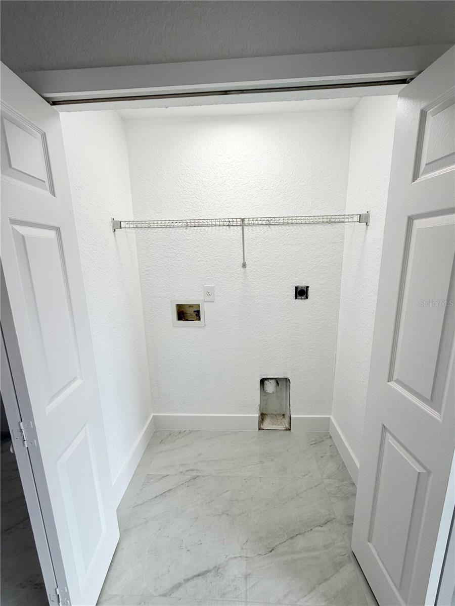 DELTONA LAKES UNIT 36 - Residential Lease