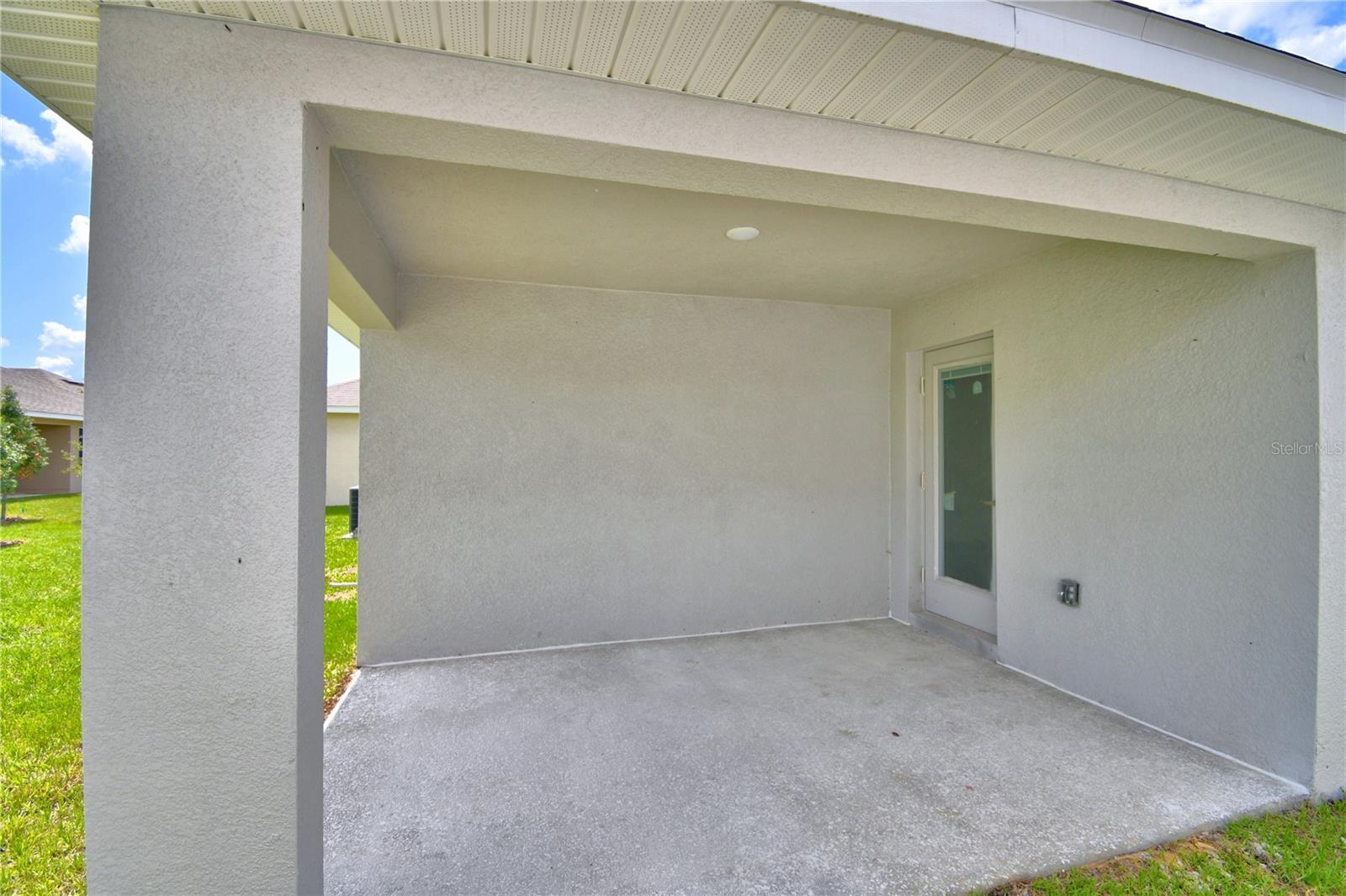 2318 FRIENDLY CONFINES LOOP