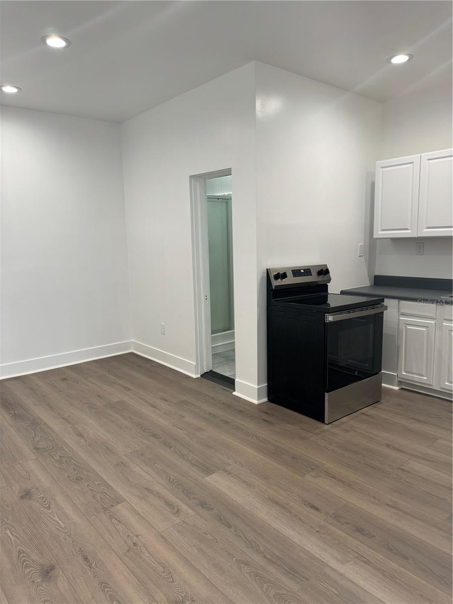 Charming 1-bedroom, 1-bath apartment located on the second floor with a beautiful view of Main Street in the heart of downtown Leesburg. Situated above a storefront, this apartment offers the perfect blend of comfort and convenience in a vibrant, walkable location.