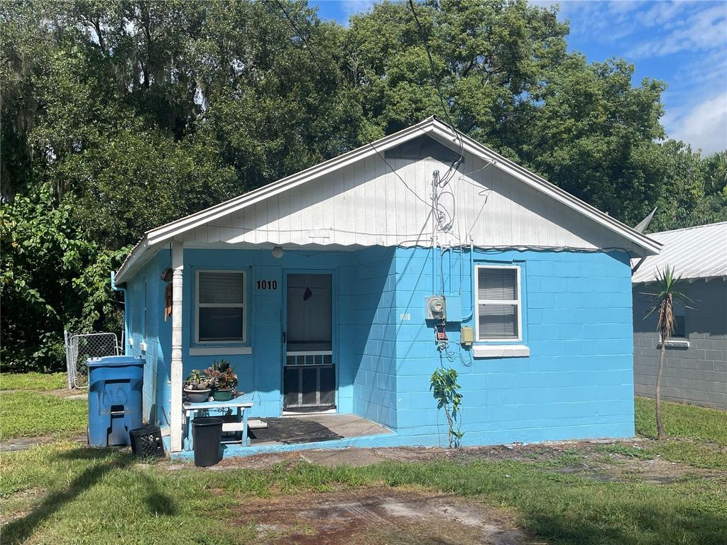 Photo of 1006 S Clara Avenue, Deland, FL 32720 (MLS # V4946167)