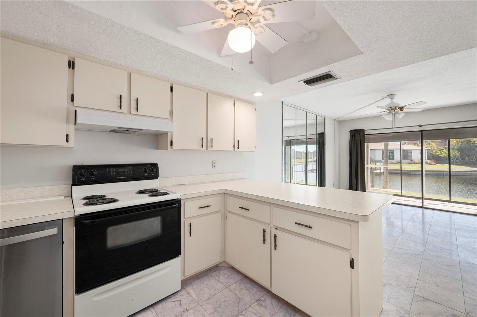 GOLDEN SANDS - Residential