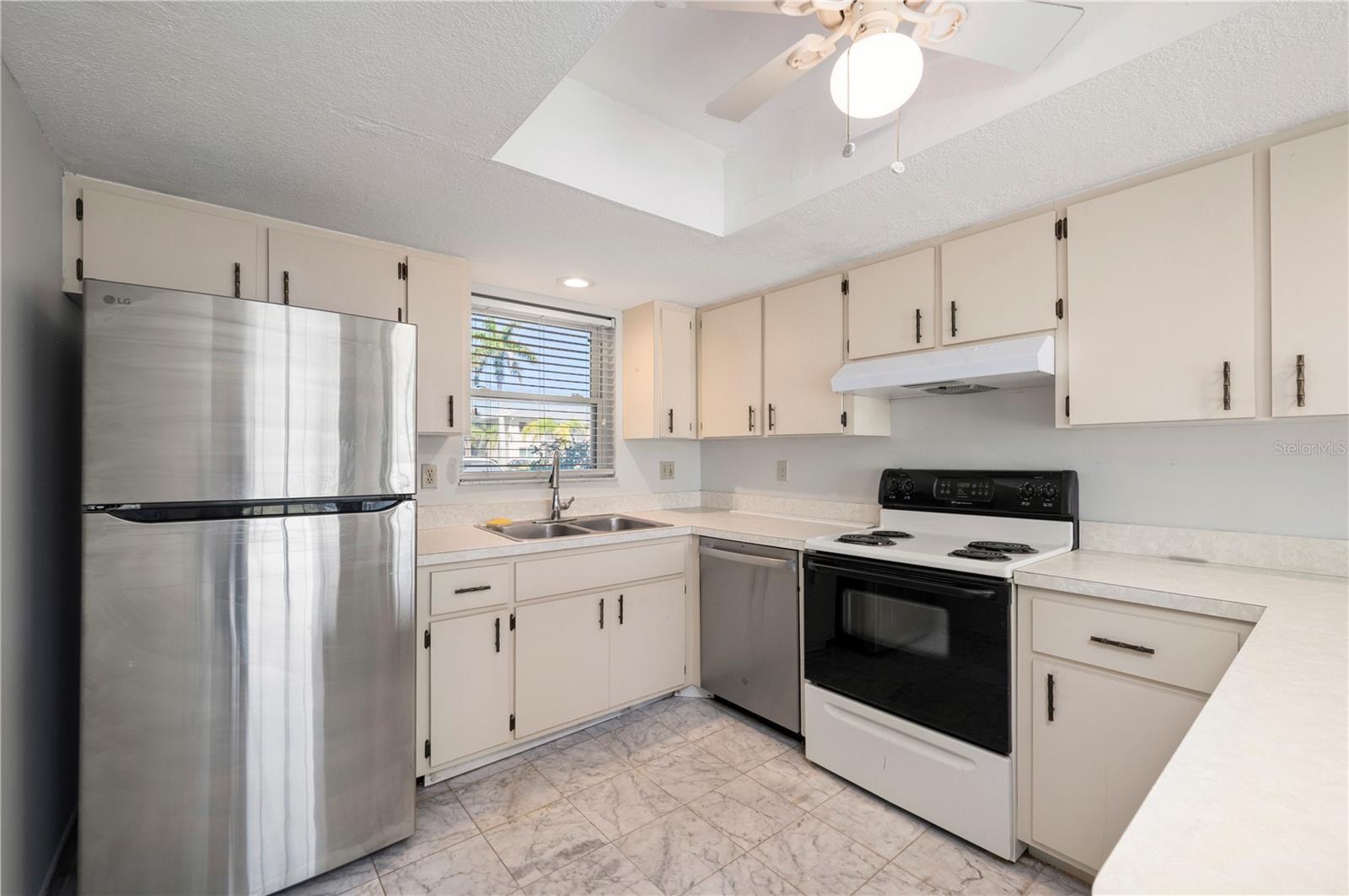 GOLDEN SANDS - Residential