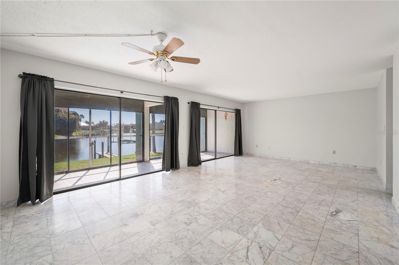 GOLDEN SANDS - Residential