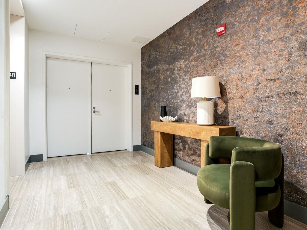 Photo of 3101 W Bayshore Boulevard #402, Tampa, FL 33629 (MLS # TB8496332)