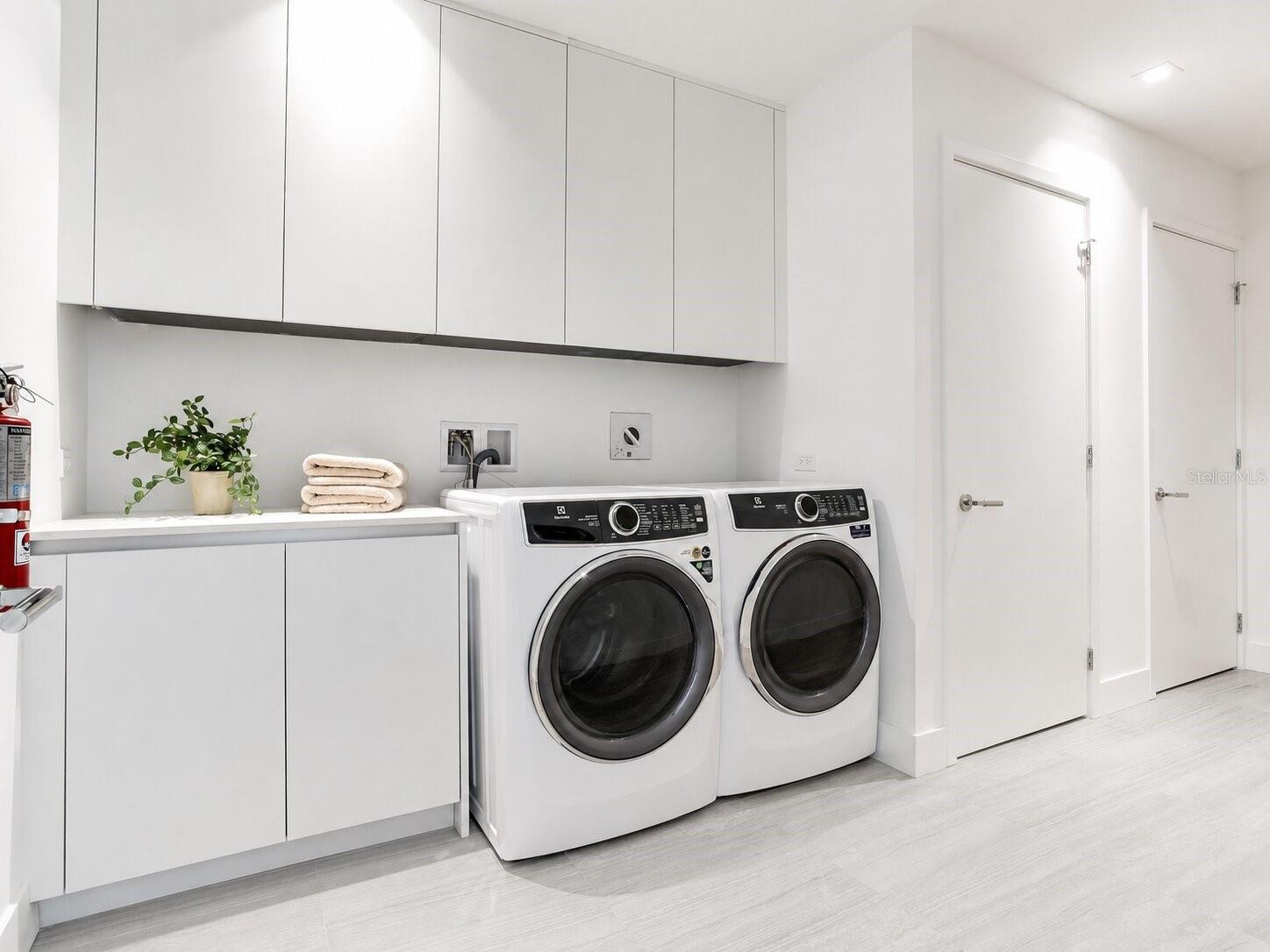 3015 BAY OAKS CONDOMINIUM - Residential