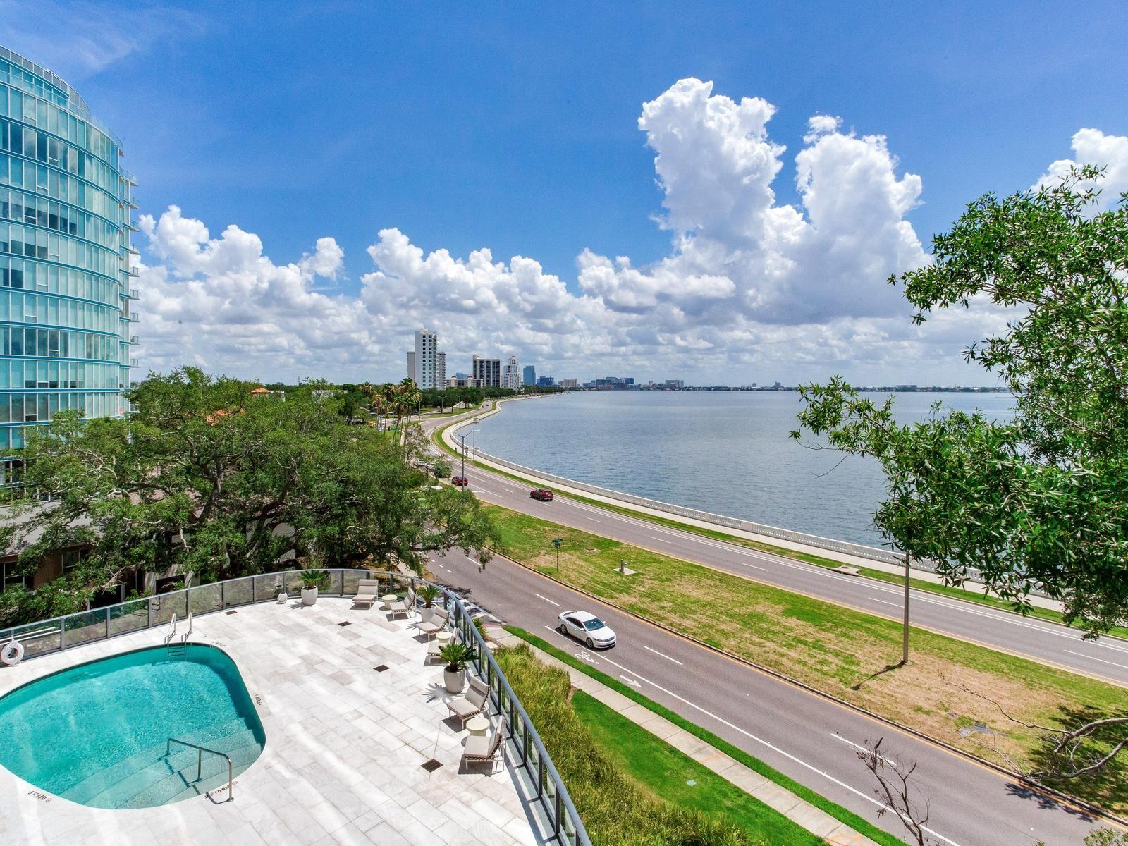 3015 BAY OAKS CONDOMINIUM - Residential