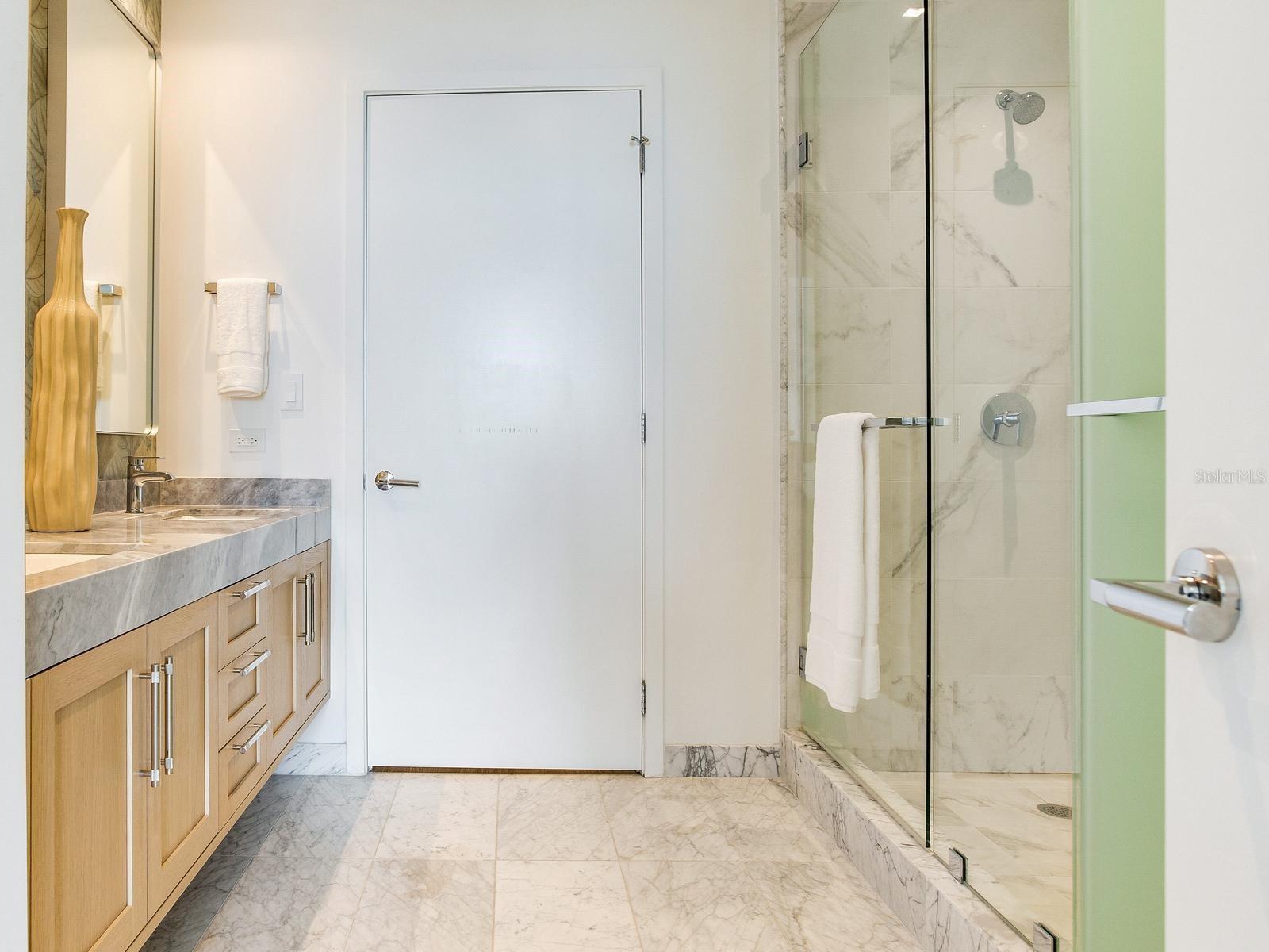 3015 BAY OAKS CONDOMINIUM - Residential