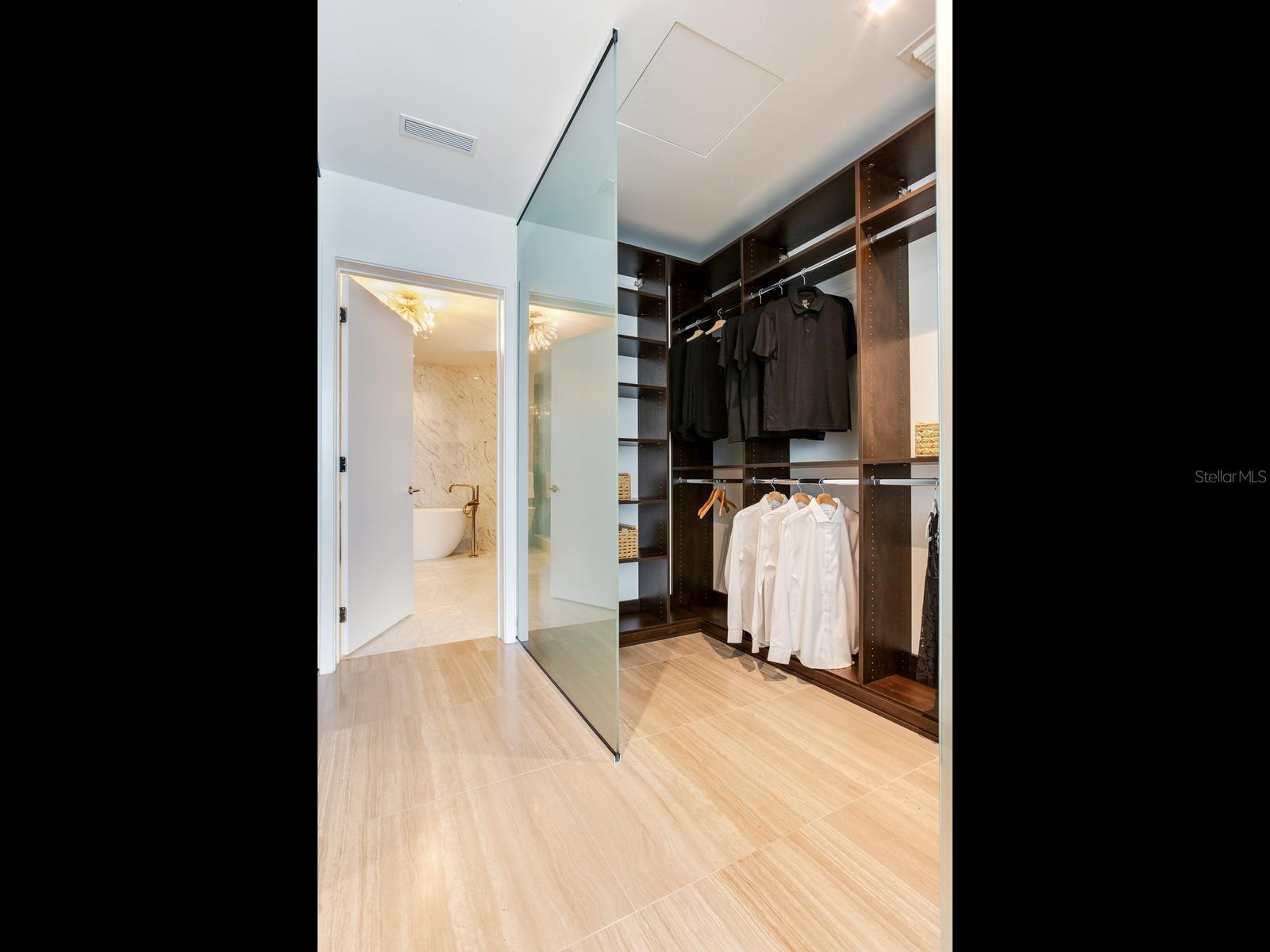 3015 BAY OAKS CONDOMINIUM - Residential