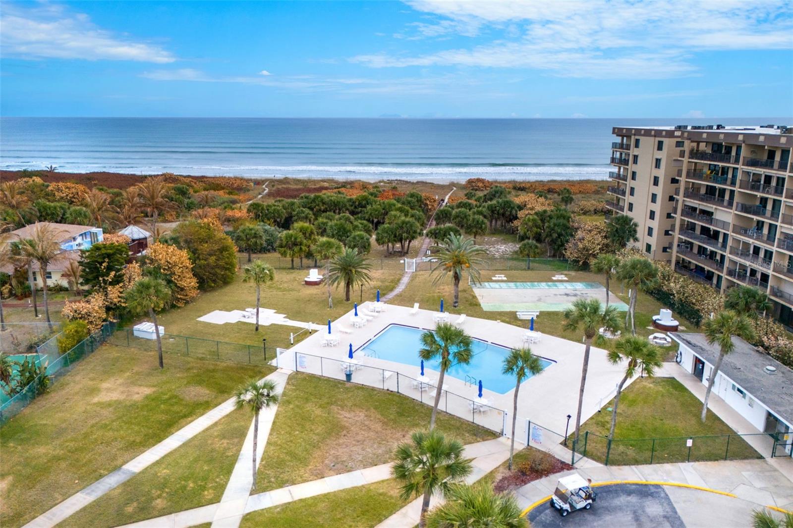 SATURN CONDO - Residential