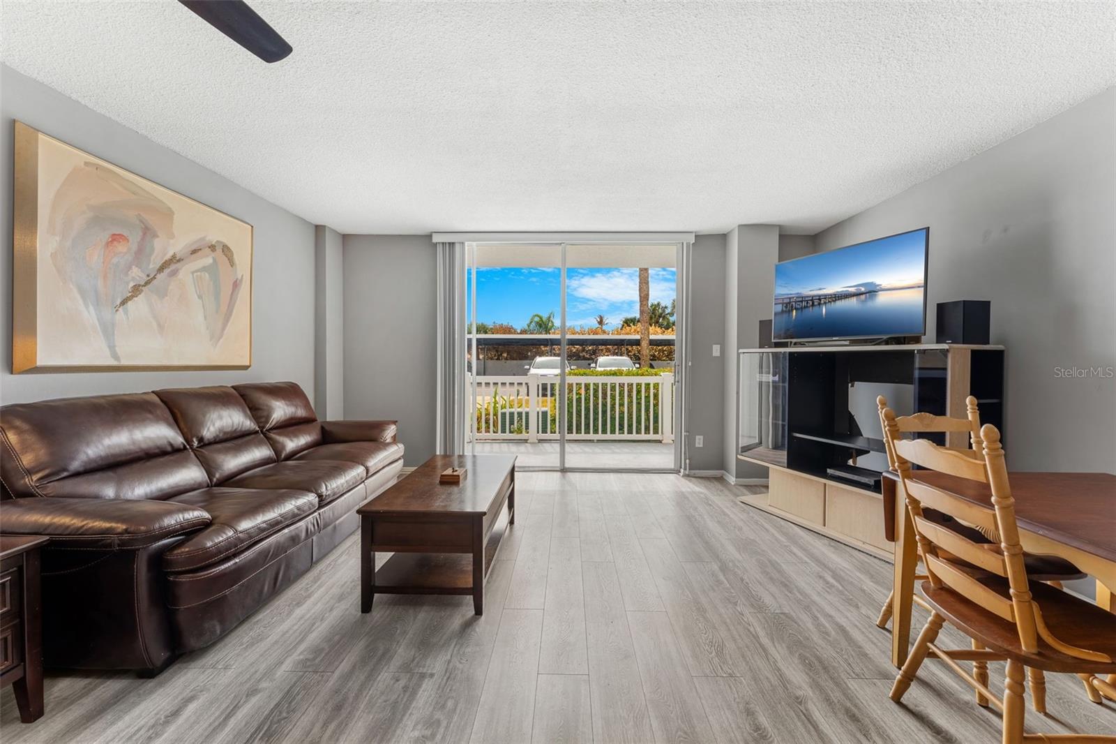 SATURN CONDO - Residential