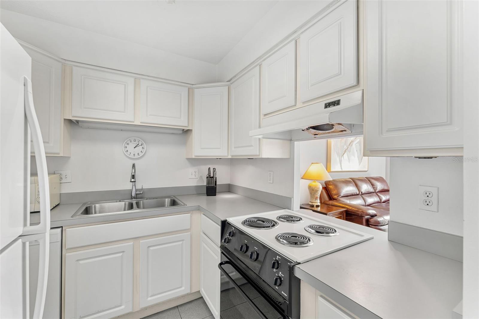 SATURN CONDO - Residential