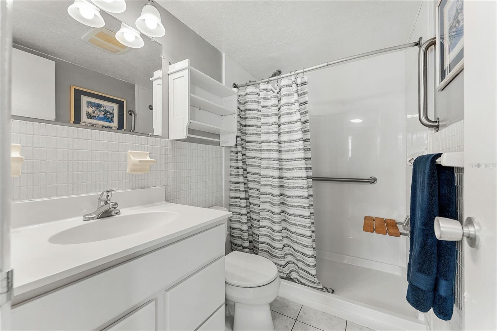 SATURN CONDO - Residential