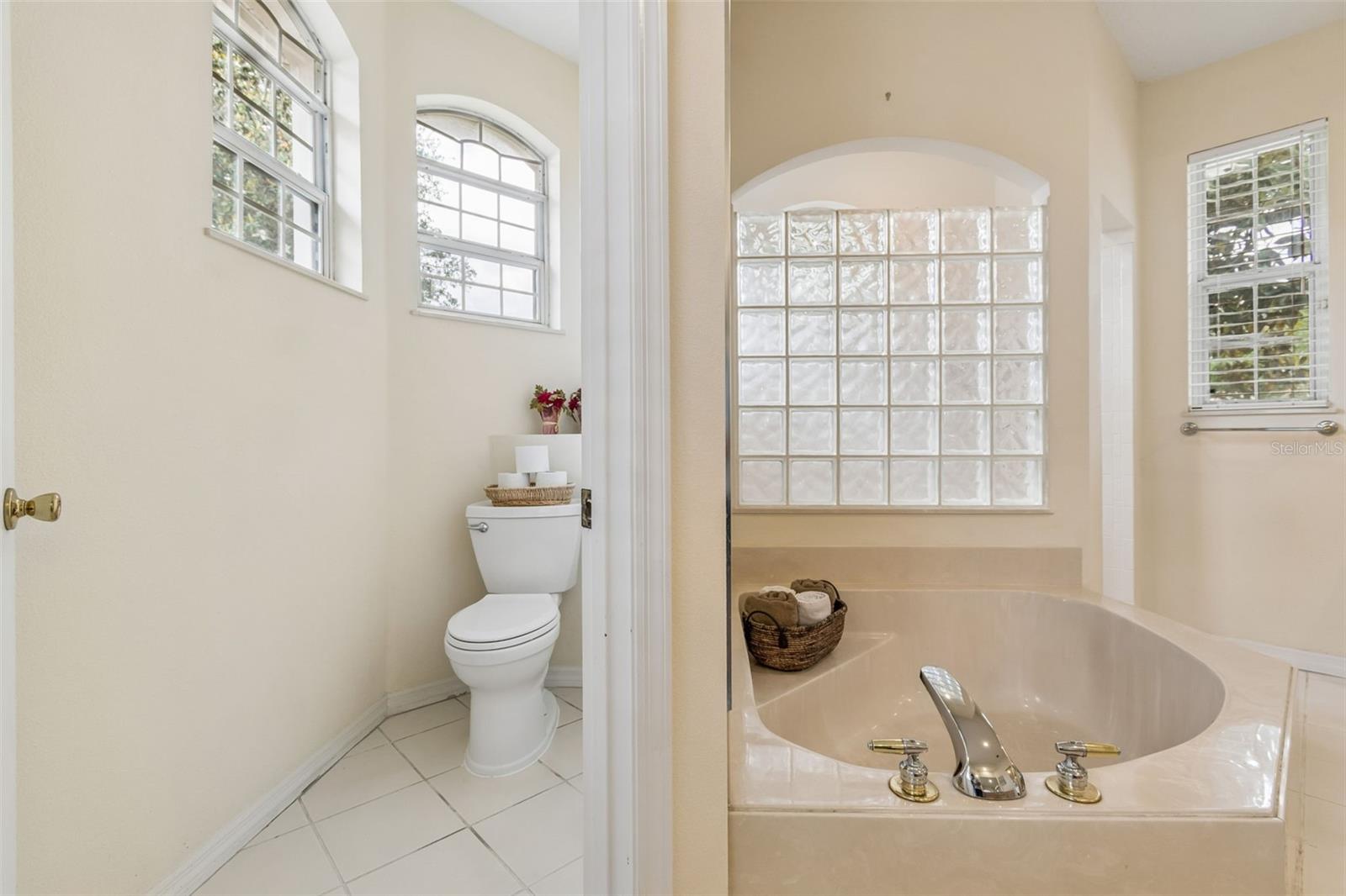 EMERALD FOREST - Residential