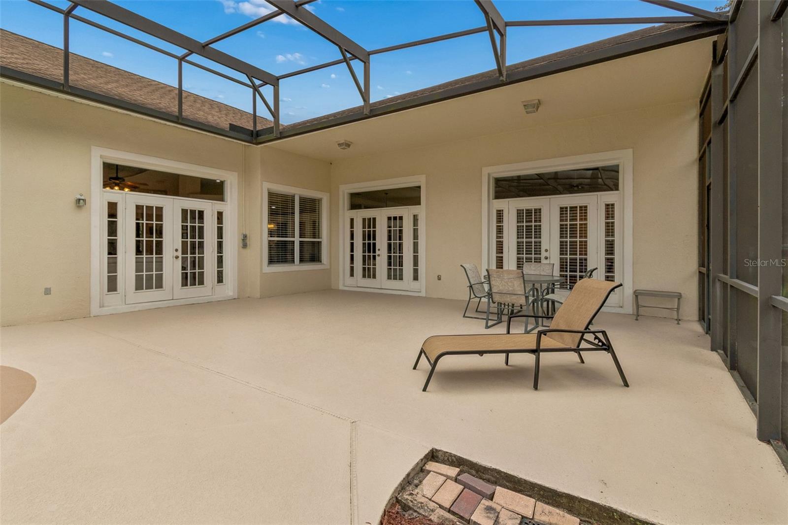 EMERALD FOREST - Residential