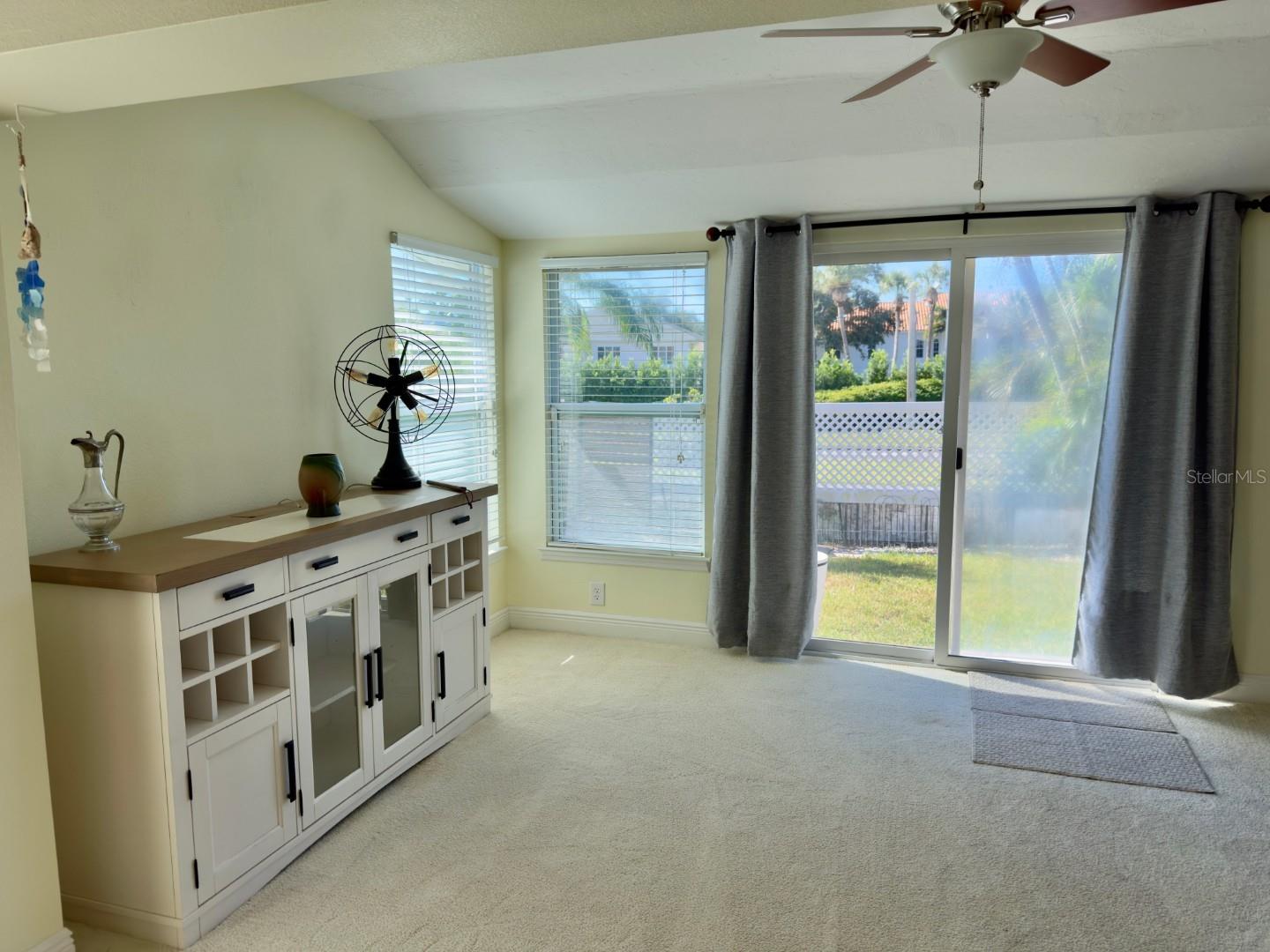 PALM COURT - Residential