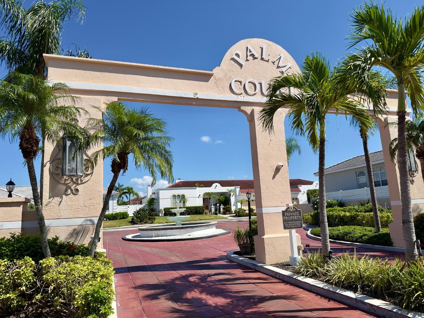 PALM COURT - Residential