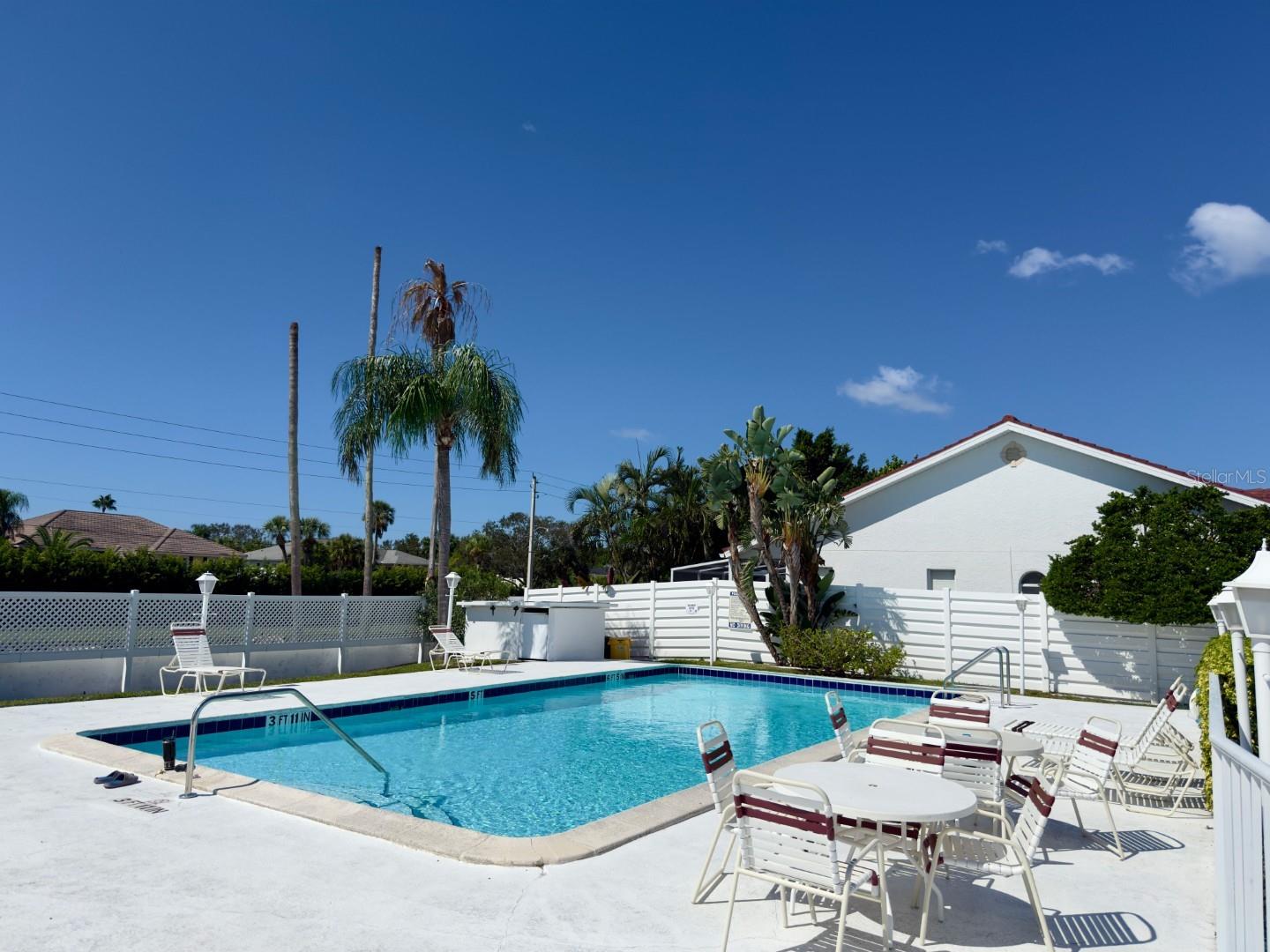 PALM COURT - Residential