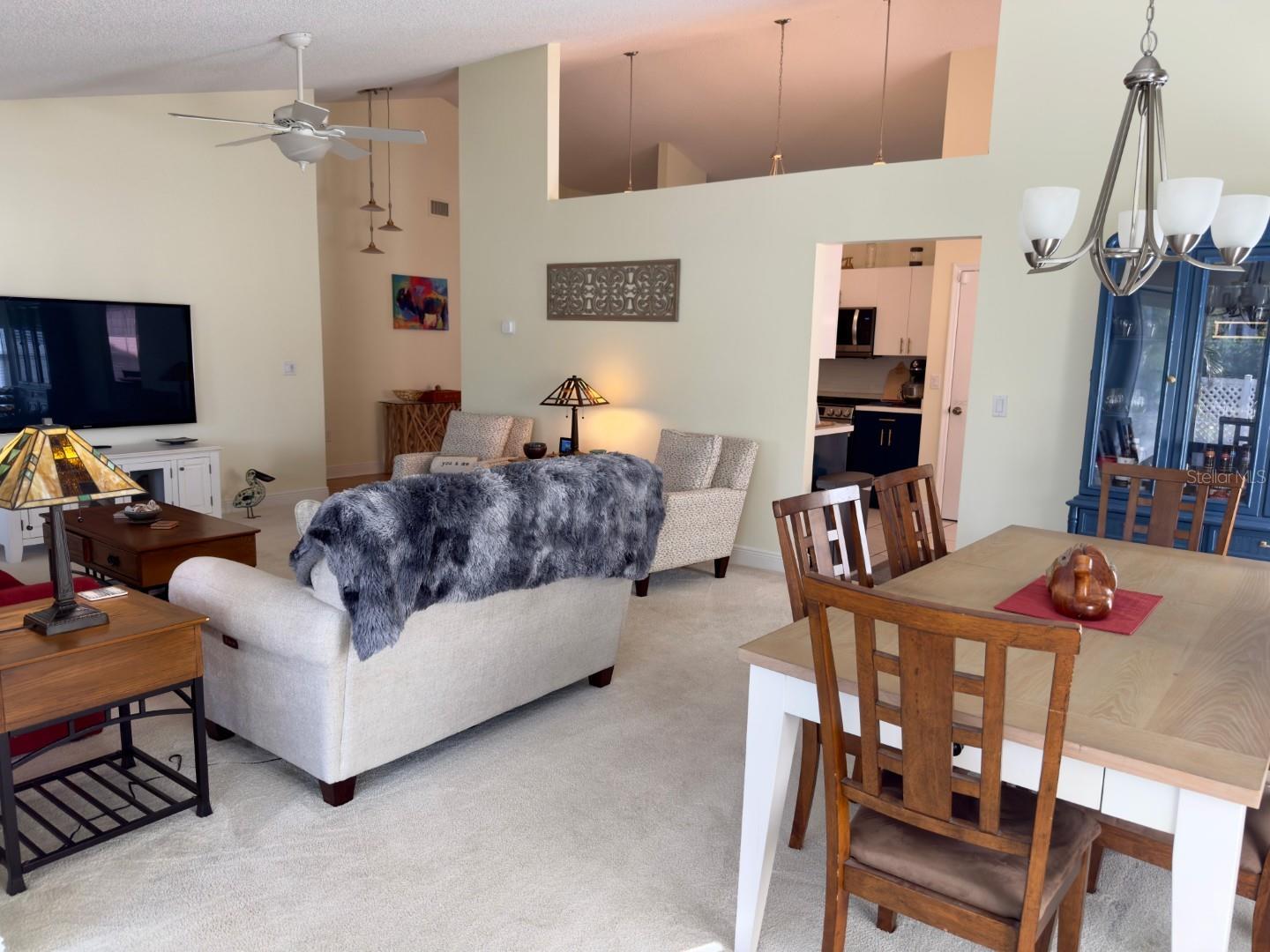 PALM COURT - Residential