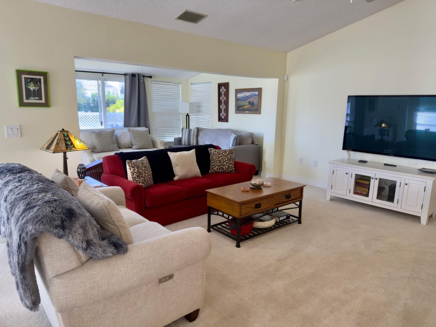 PALM COURT - Residential