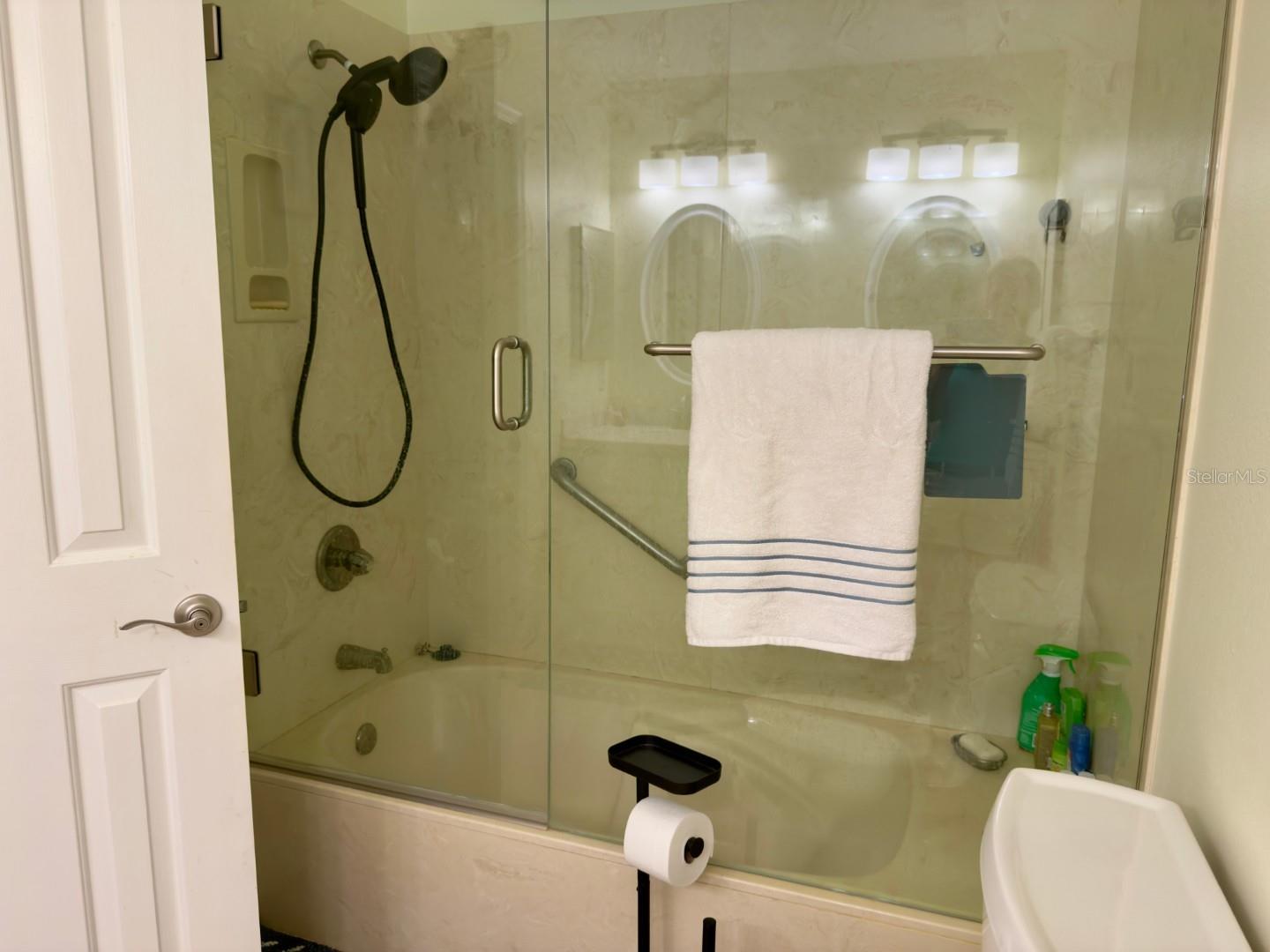 PALM COURT - Residential