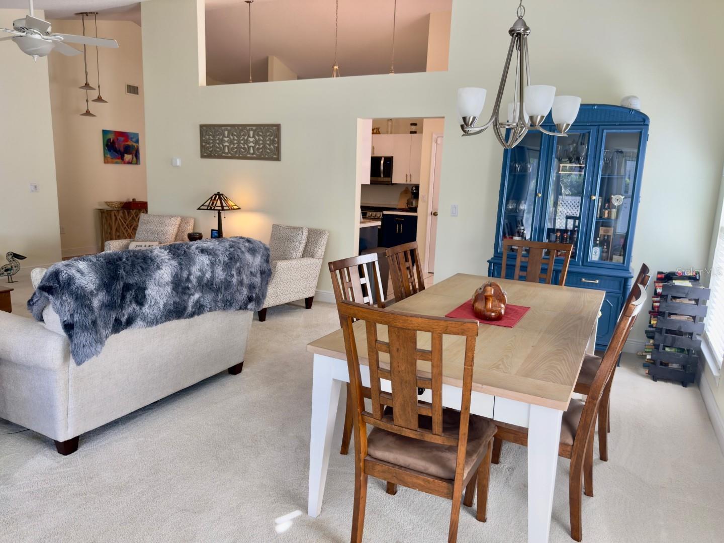 PALM COURT - Residential