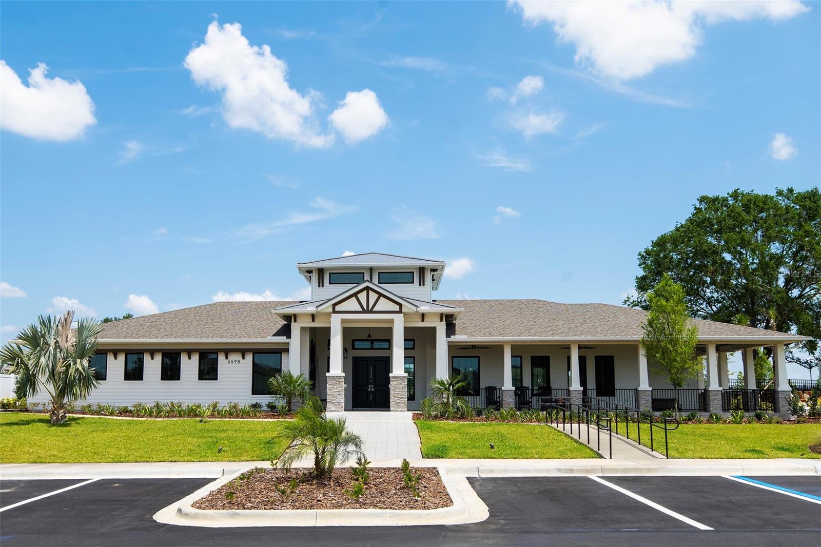 ABBOTT SQUARE - Residential