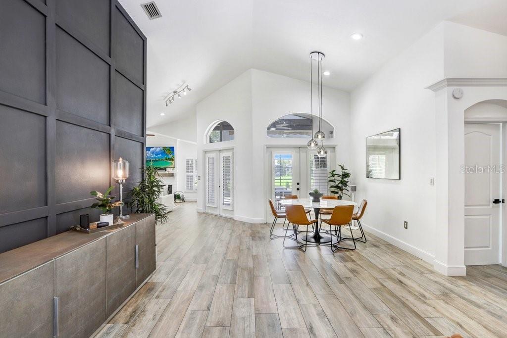 10112 DOWNEY LANE