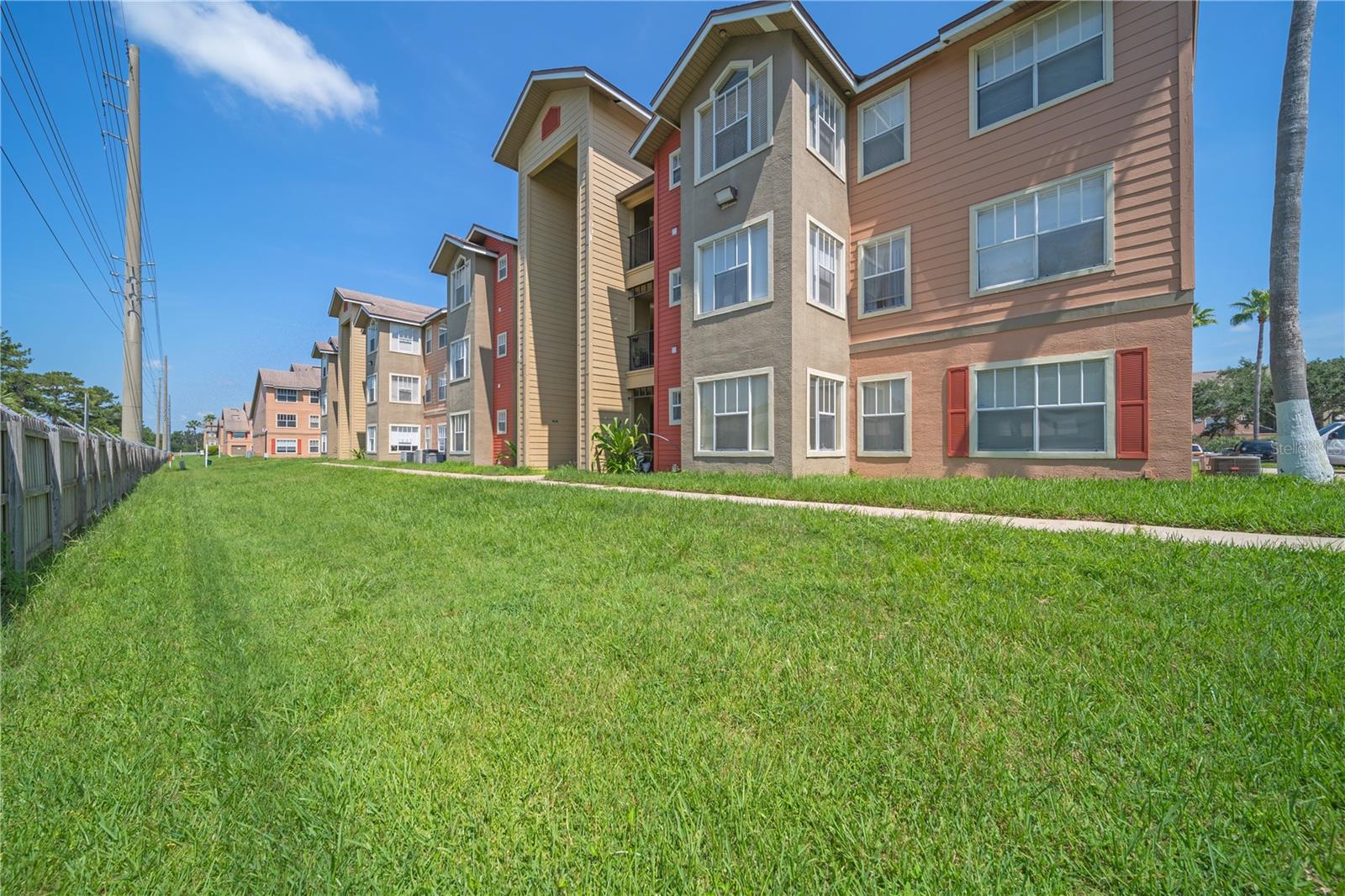 VILLAS DEL SOL AT KISSIMMEE CONDO INC - Residential Lease