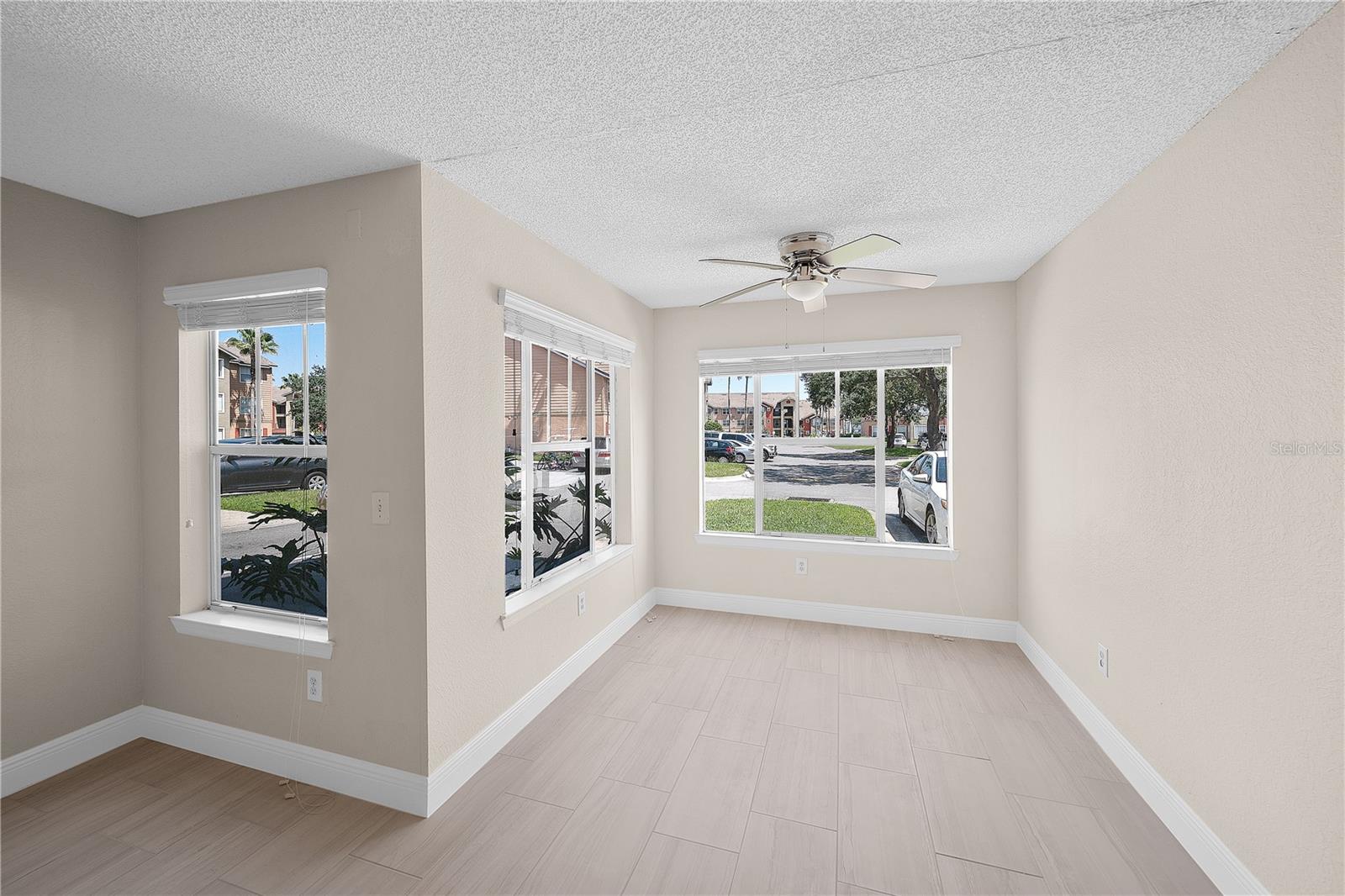 VILLAS DEL SOL AT KISSIMMEE CONDO INC - Residential Lease