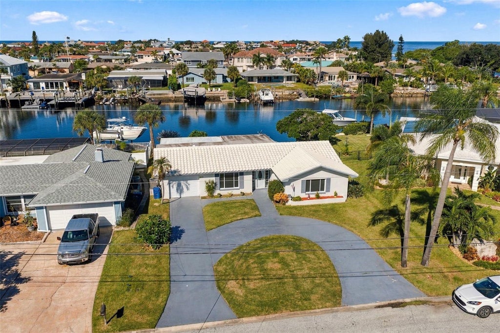 Photo of 5513 Bowline Bend, New Port Richey, FL 34652 (MLS # TB8559120)