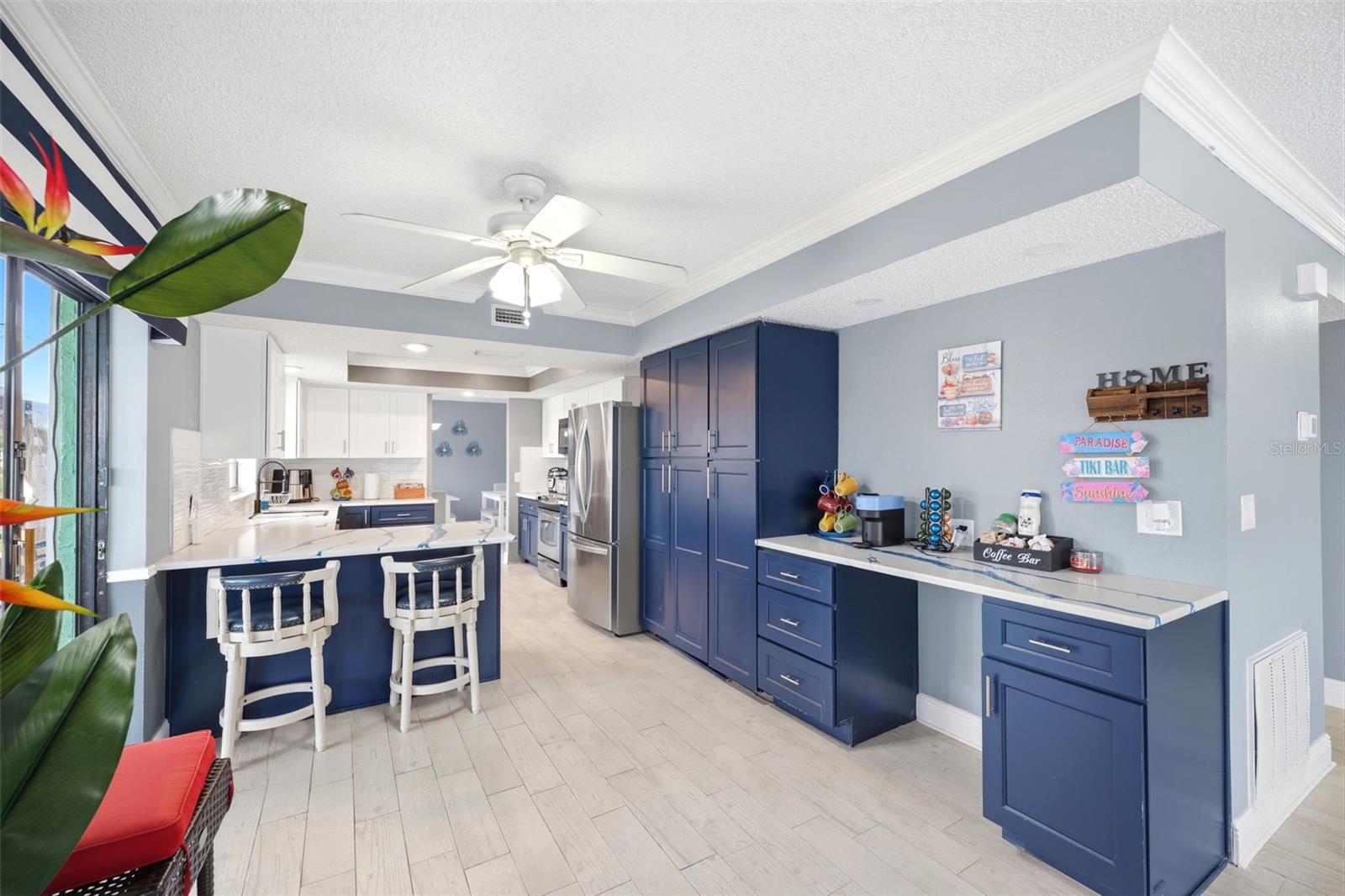 4262 PARADISE CIRCLE