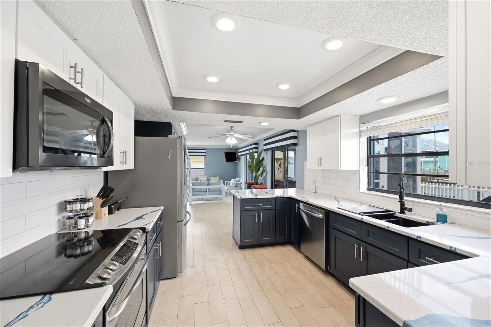 4262 PARADISE CIRCLE