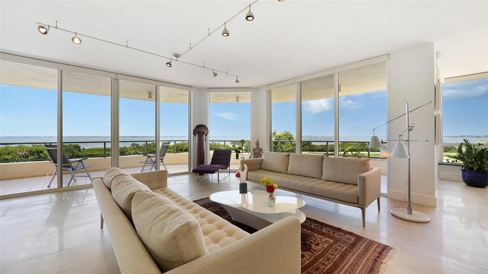 GRAND BAY - Residential