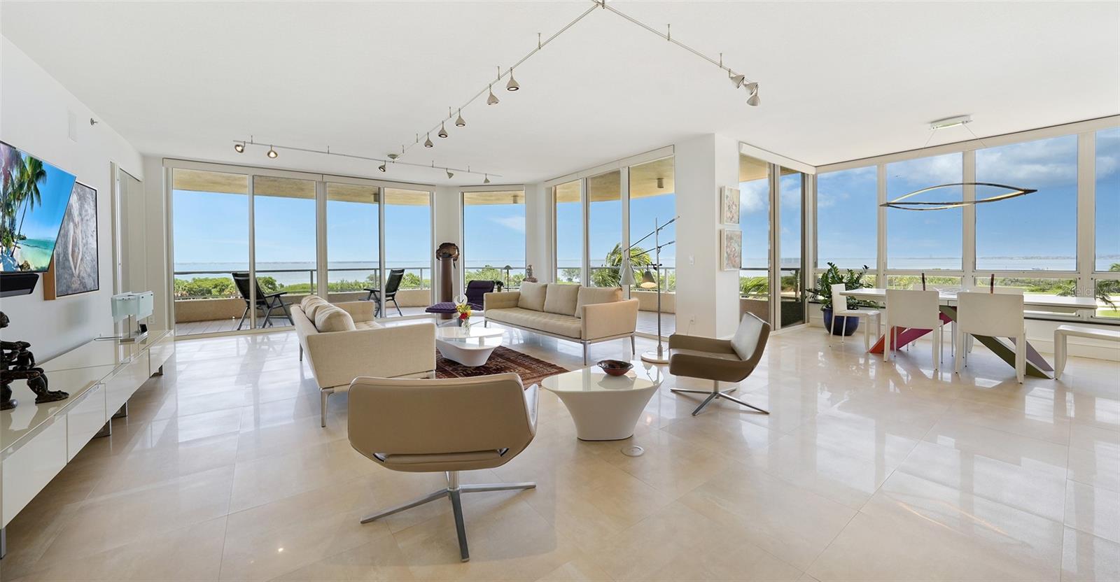 GRAND BAY - Residential