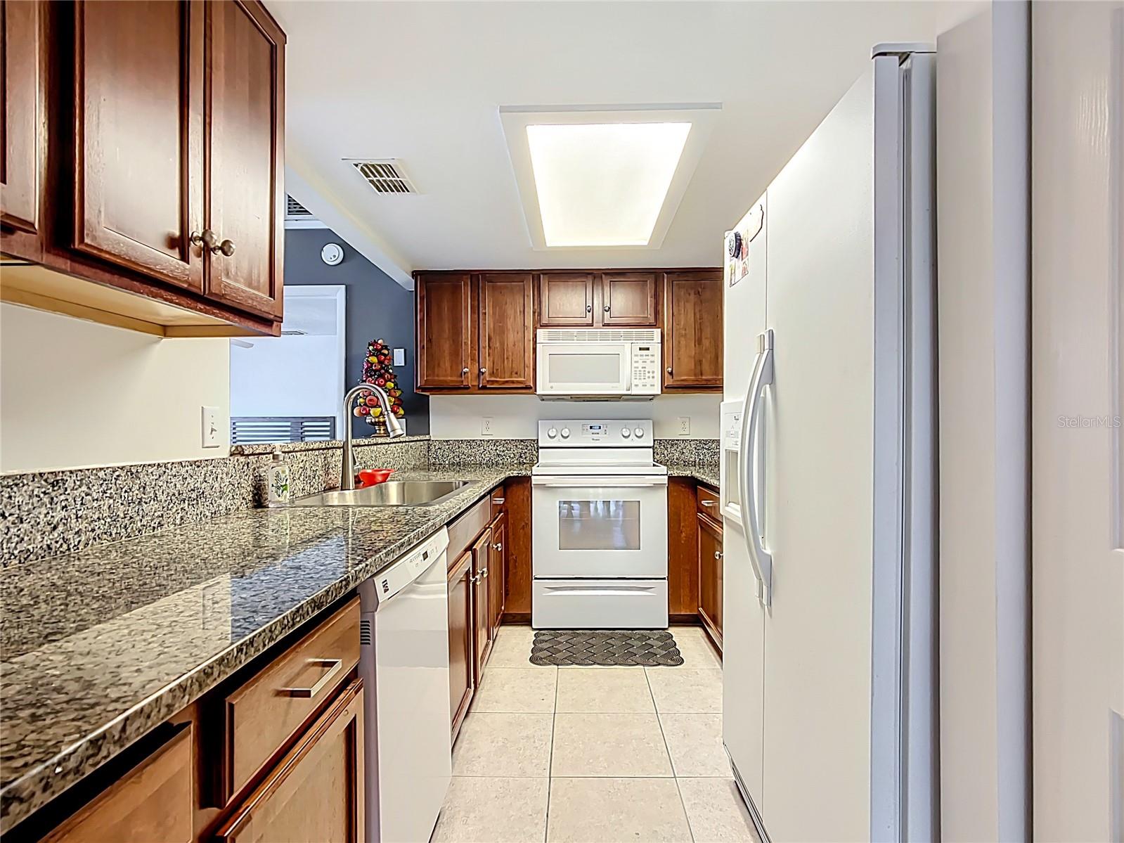 WILLOW POINT ESTATES - Residential