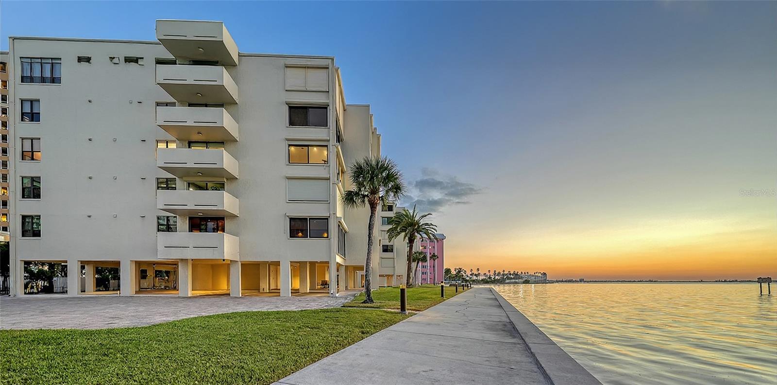 101 SUNSET DRIVE 103